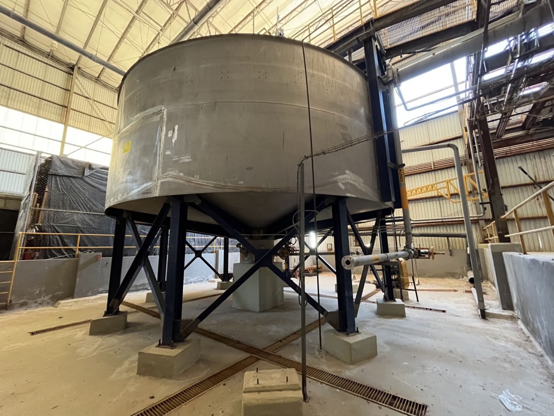 Stainless steel storage tank, measuring approximately 7 meters in diameter x 5.50 meters in height - Image 6 of 20