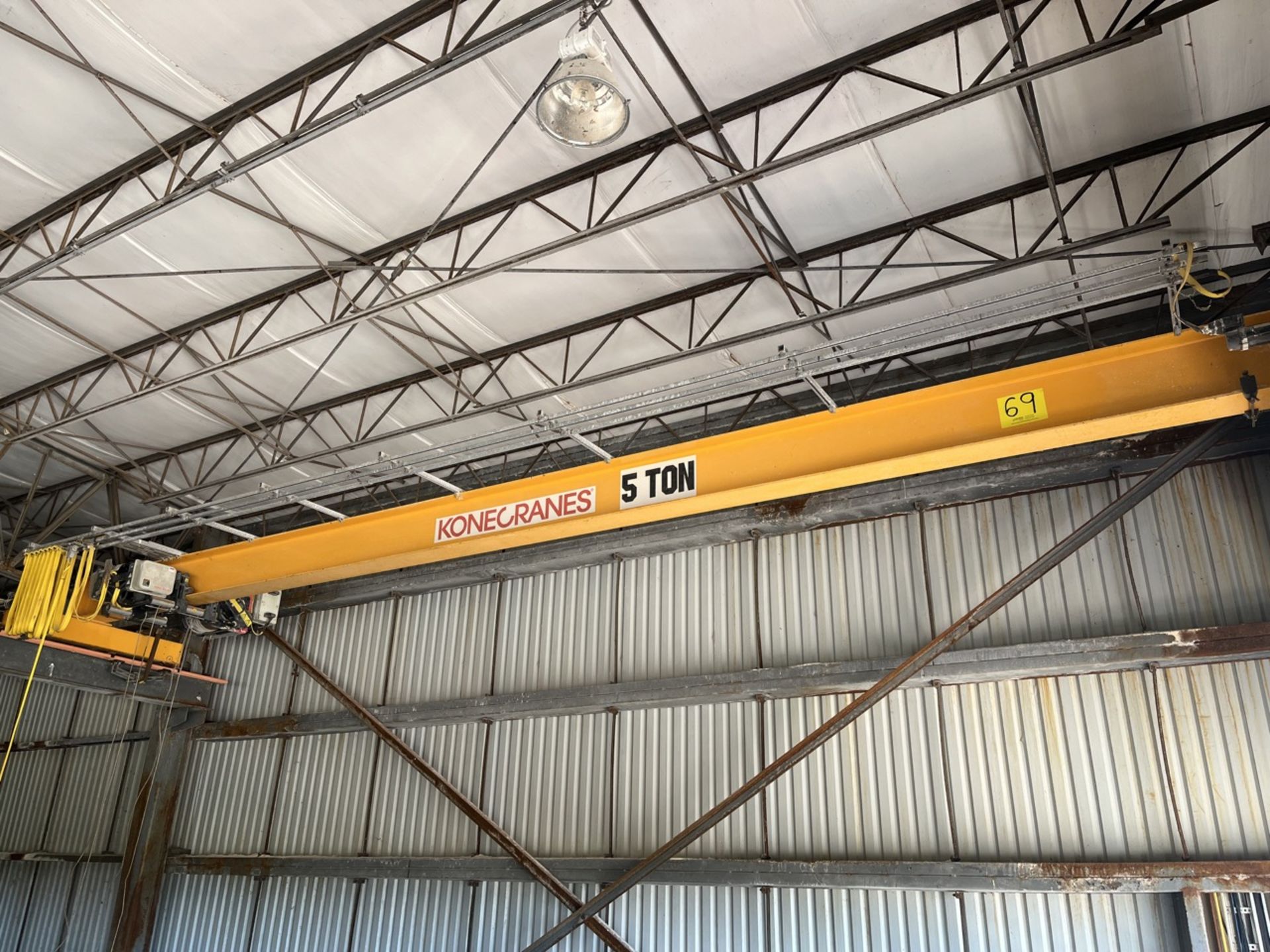 Konecranes overhead crane with a load capacity of 5 tons and a 15-meter lifting capacity; includes