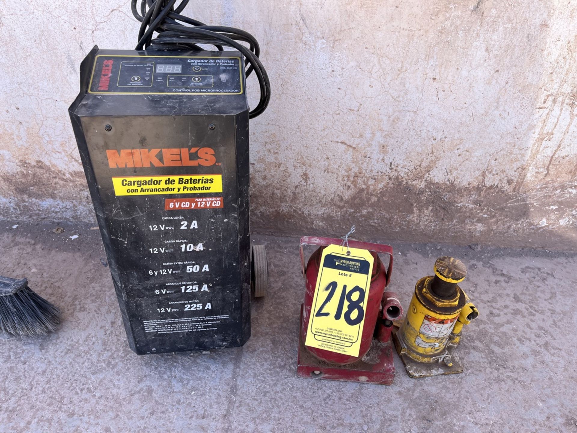 Mikels Battery charger with starter and tester, Model CBAP-225; Includes two different brands of hy - Image 2 of 9