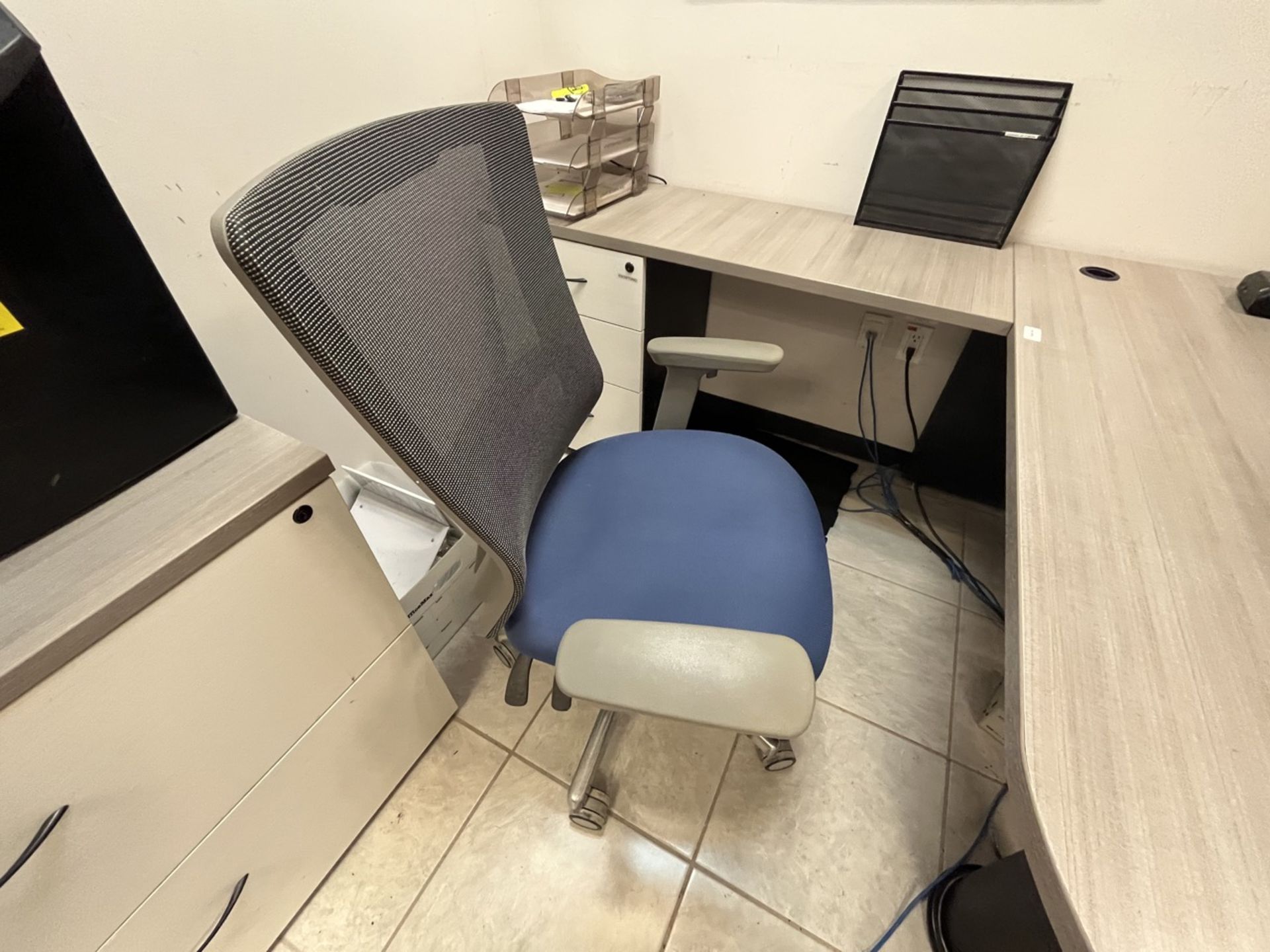 Executive office includes: 2 Wooden desks in melamine refinements, square type of approximate mea - Image 5 of 18