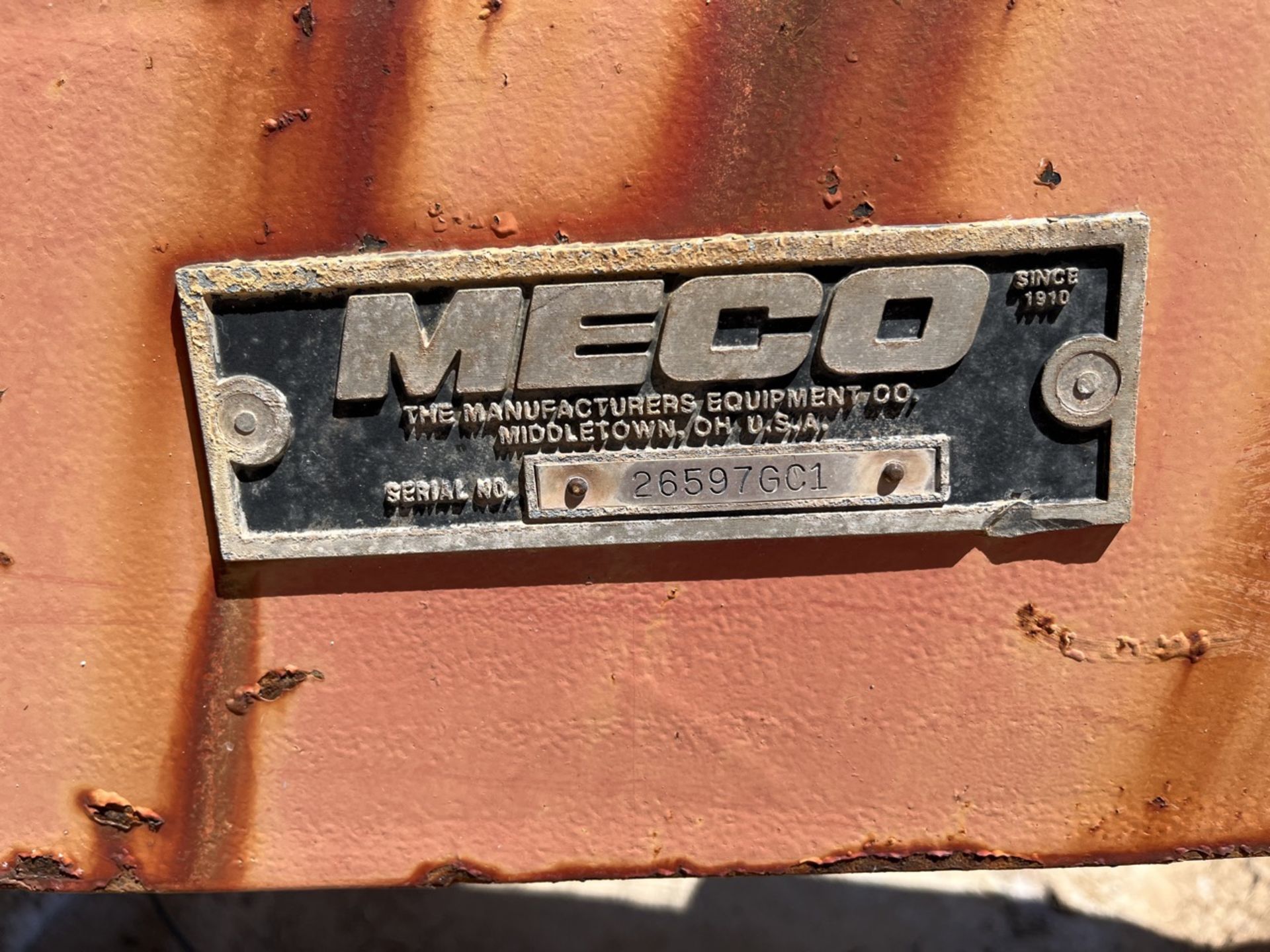 MECO Inclined rubber conveyor belt measuring approximately 60 cm wide x 20 meters long, Series 2659 - Image 40 of 42