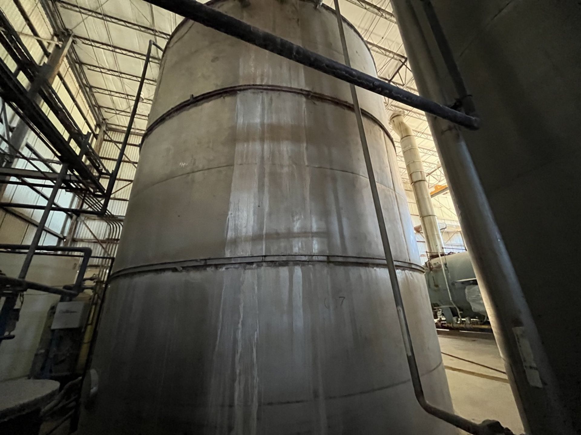 Stainless steel storage tank with a capacity of 192,163 liters, measuring approximately 6 meters in - Bild 6 aus 9