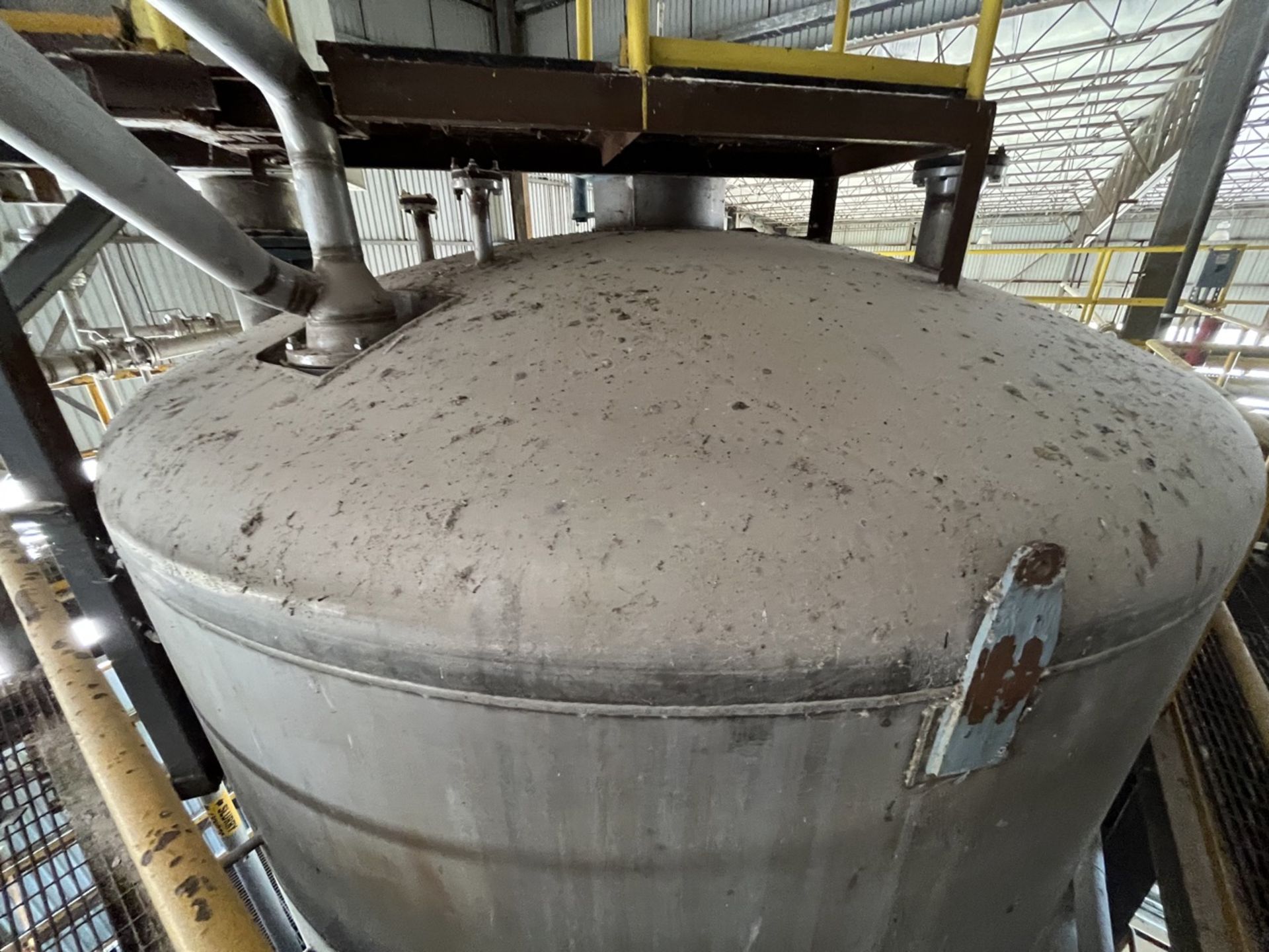 Conical storage tank with stainless steel toriesferica lid measures approximately 4.30 meters in di - Image 34 of 37