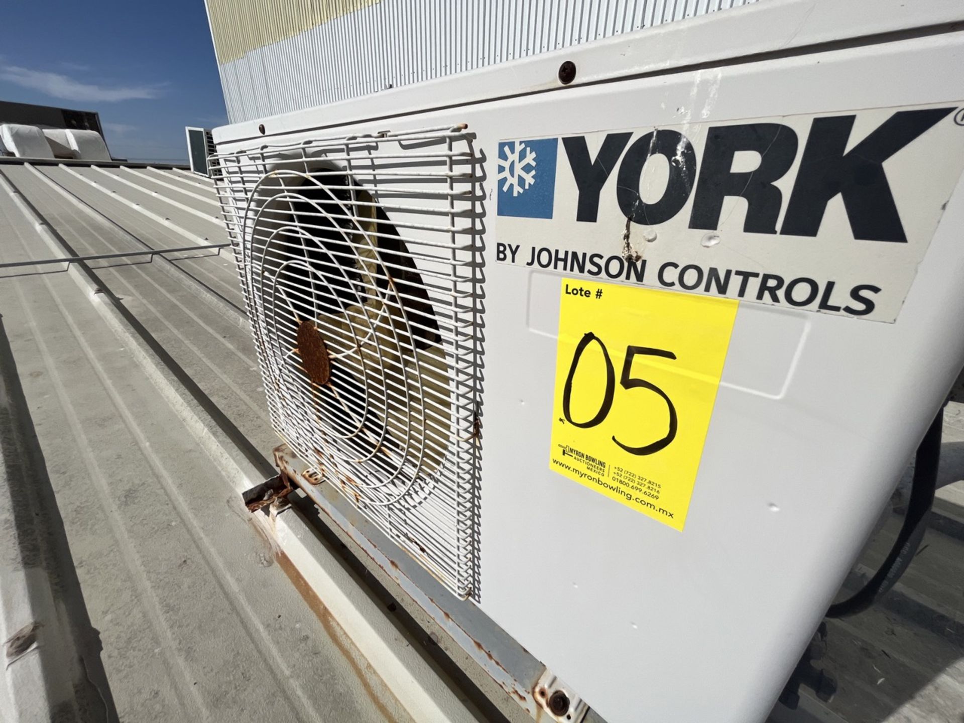 York minisplit air conditioner with control, Model YSEA12FS-ADK, Series 100001010140290128, 220 Vol - Image 10 of 11