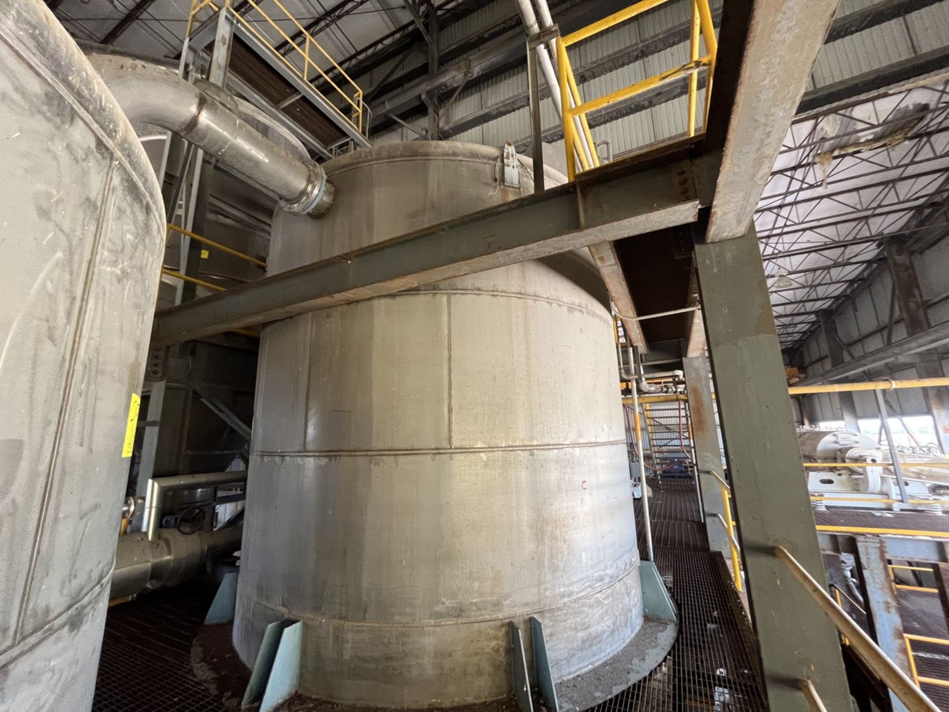 Conical storage tank with stainless steel toriesferica lid measures approximately 4.30 meters in di - Image 21 of 37