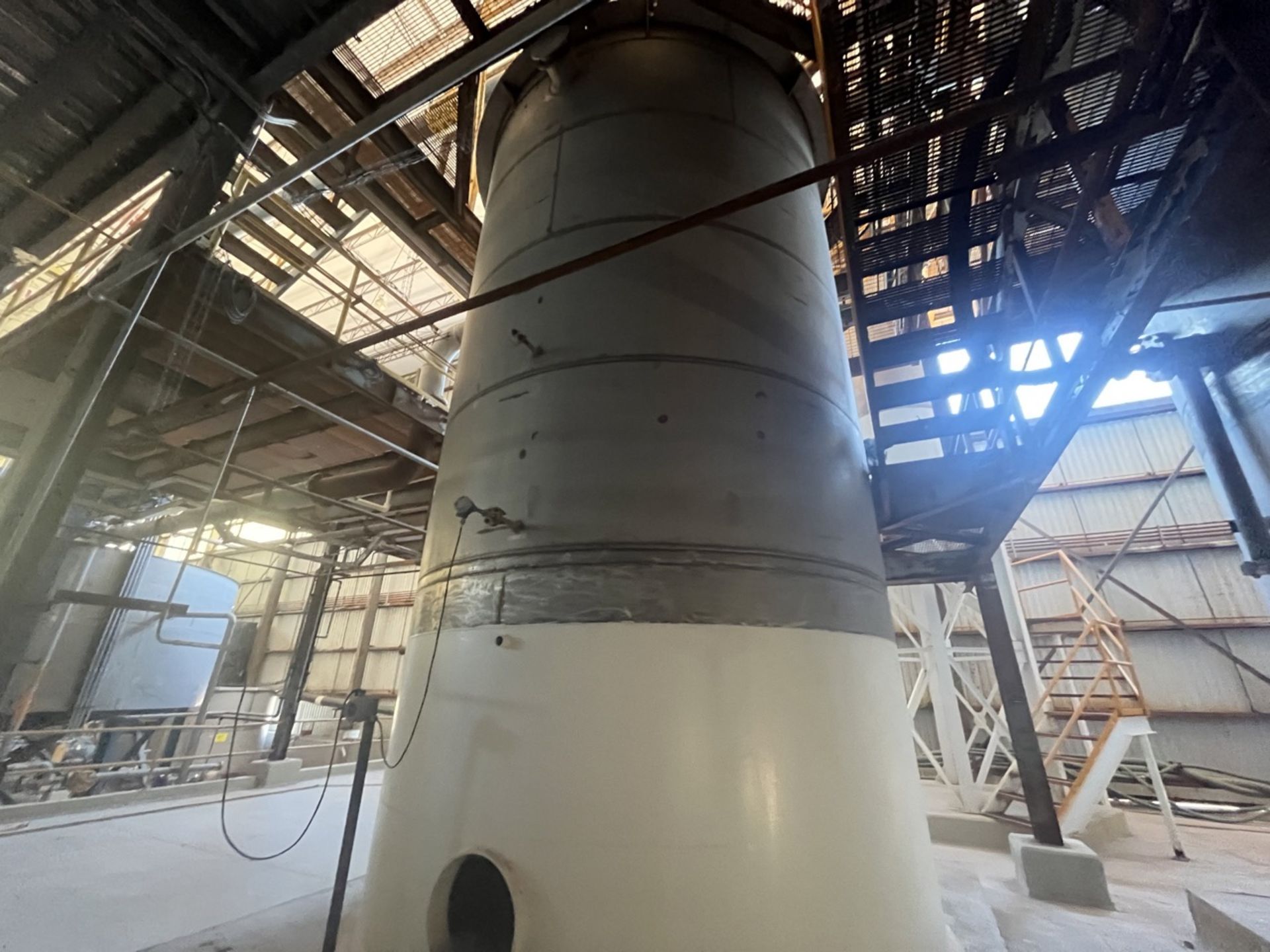 Stainless steel storage tank measuring approximately 4 meters in diameter x 7.50 meters in height. - Image 12 of 14