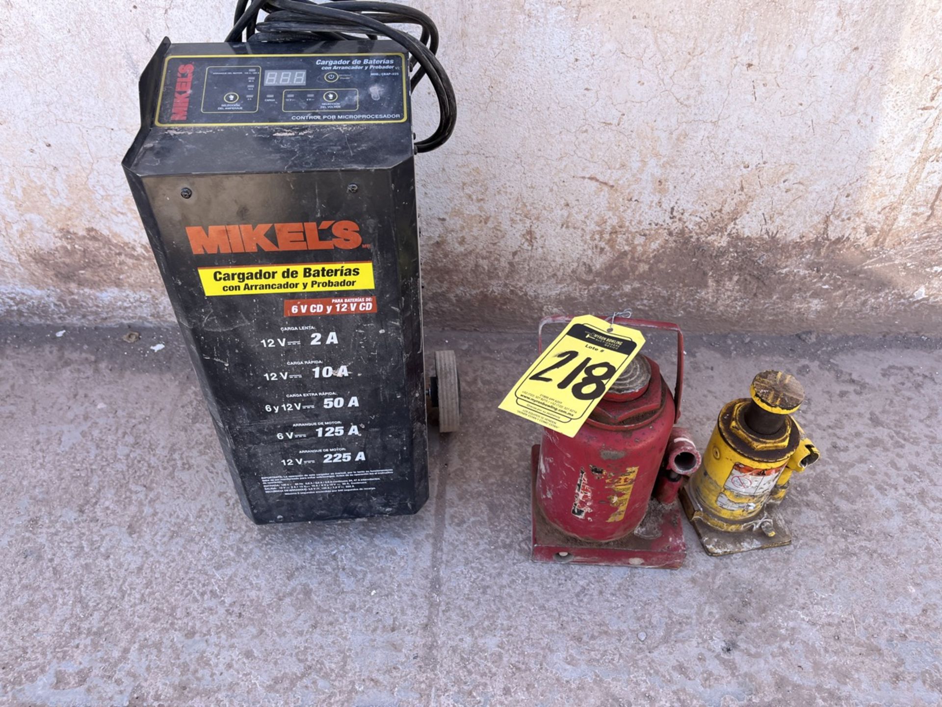 Mikels Battery charger with starter and tester, Model CBAP-225; Includes two different brands of hy - Image 7 of 9