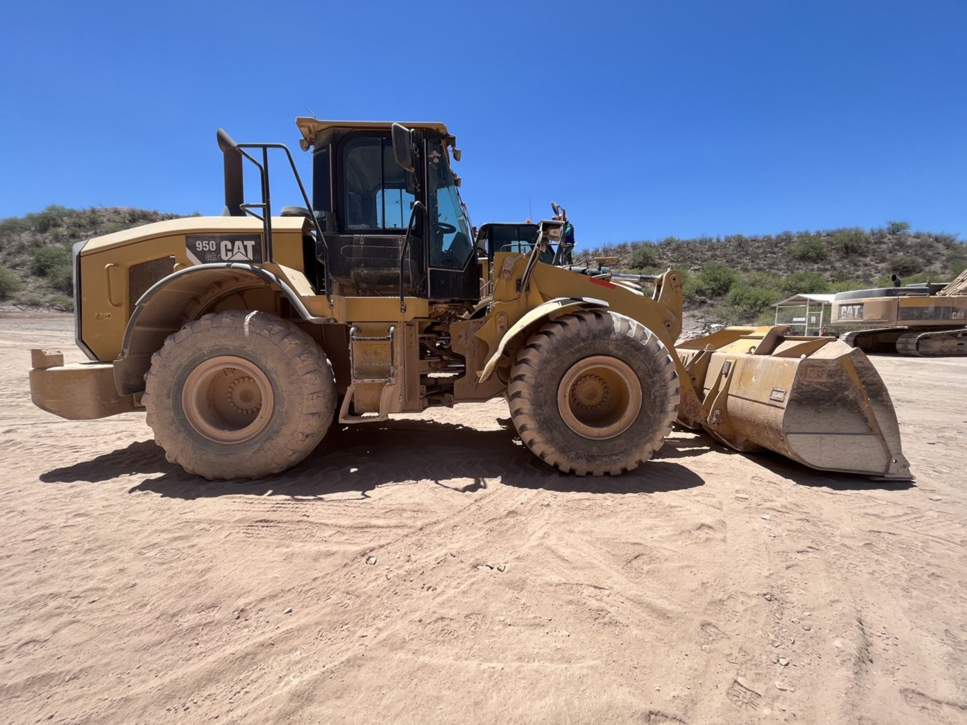 Caterpillar Front Loader (Payloader), Model 950GC, Series CAT00950AM5K00632, Year 2015, Hours of us - Image 7 of 51