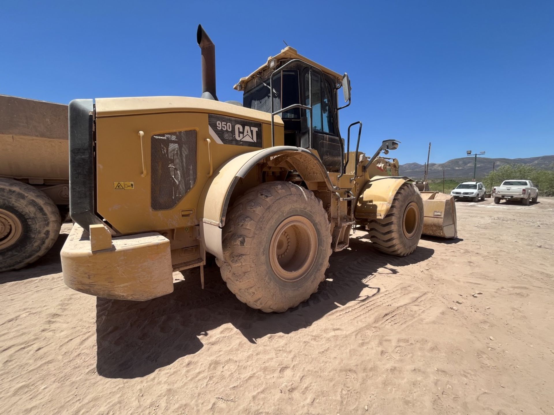 Caterpillar Front Loader (Payloader), Model 950GC, Series CAT00950AM5K00632, Year 2015, Hours of us - Image 6 of 51