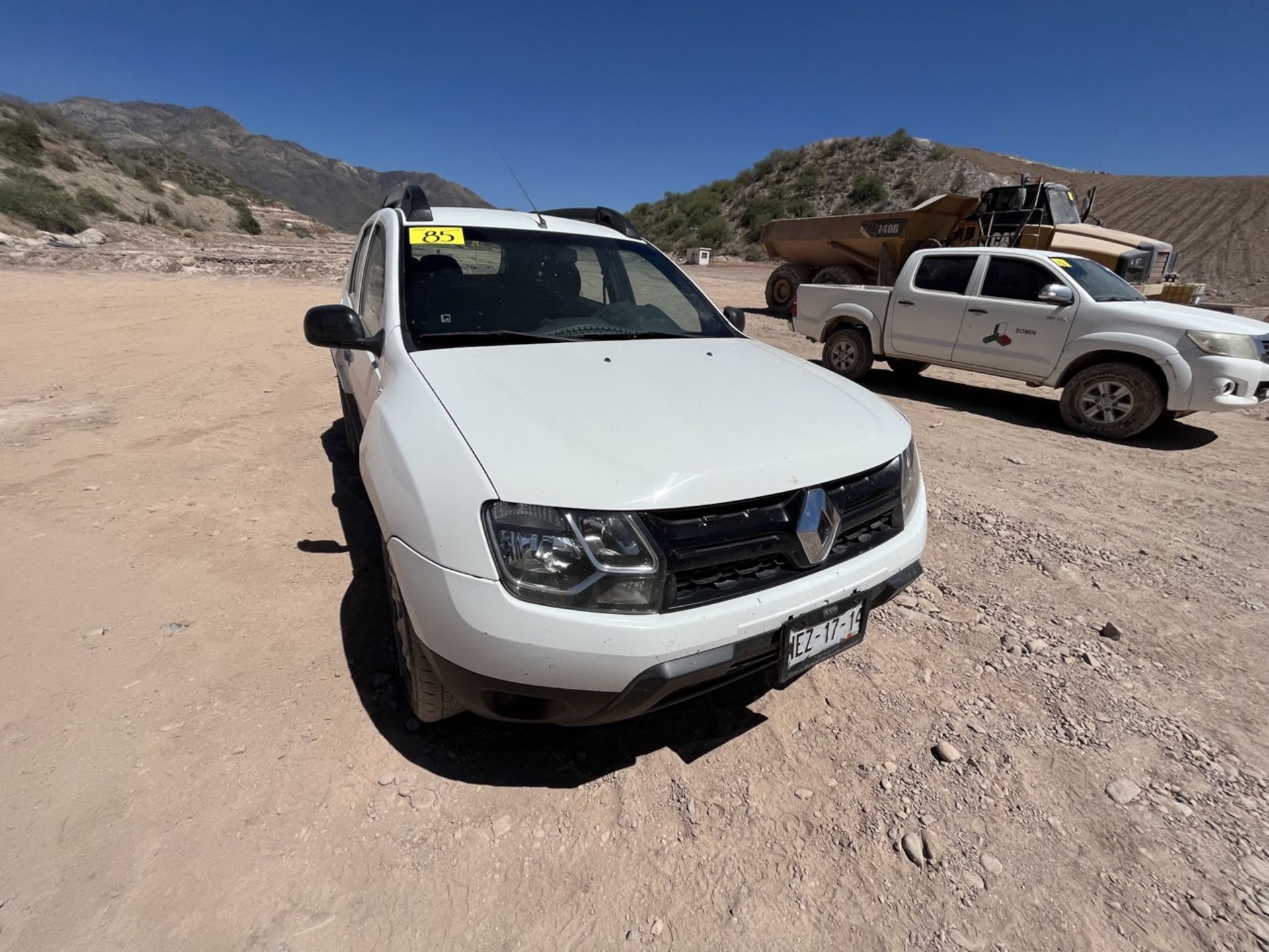 Renault Duster white vehicle, Series 9FBHS1FH4HM590467, Model 2017, automatic transmission, electr - Image 18 of 98