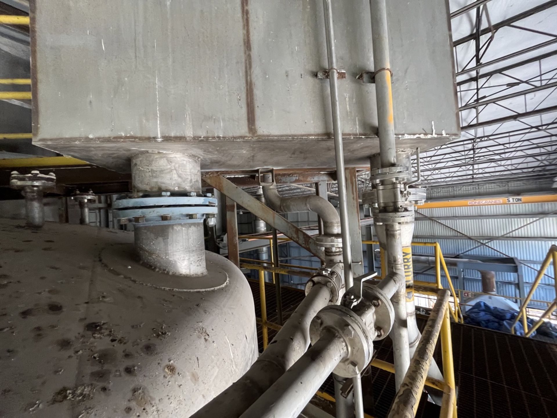 Conical storage tank with stainless steel toriesferica lid measures approximately 4.30 meters in di - Image 24 of 37