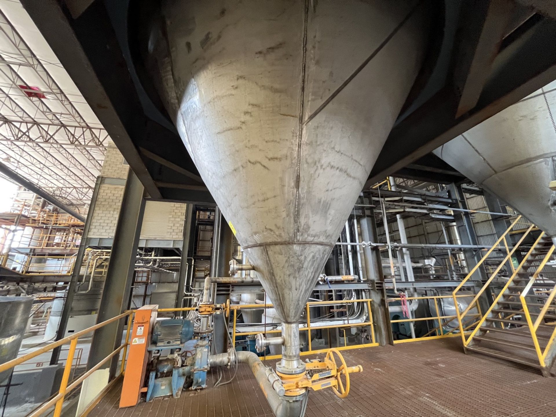 Conical storage tank with stainless steel toriesferic lid, measuring approximately 3.70 meters in d - Image 21 of 23