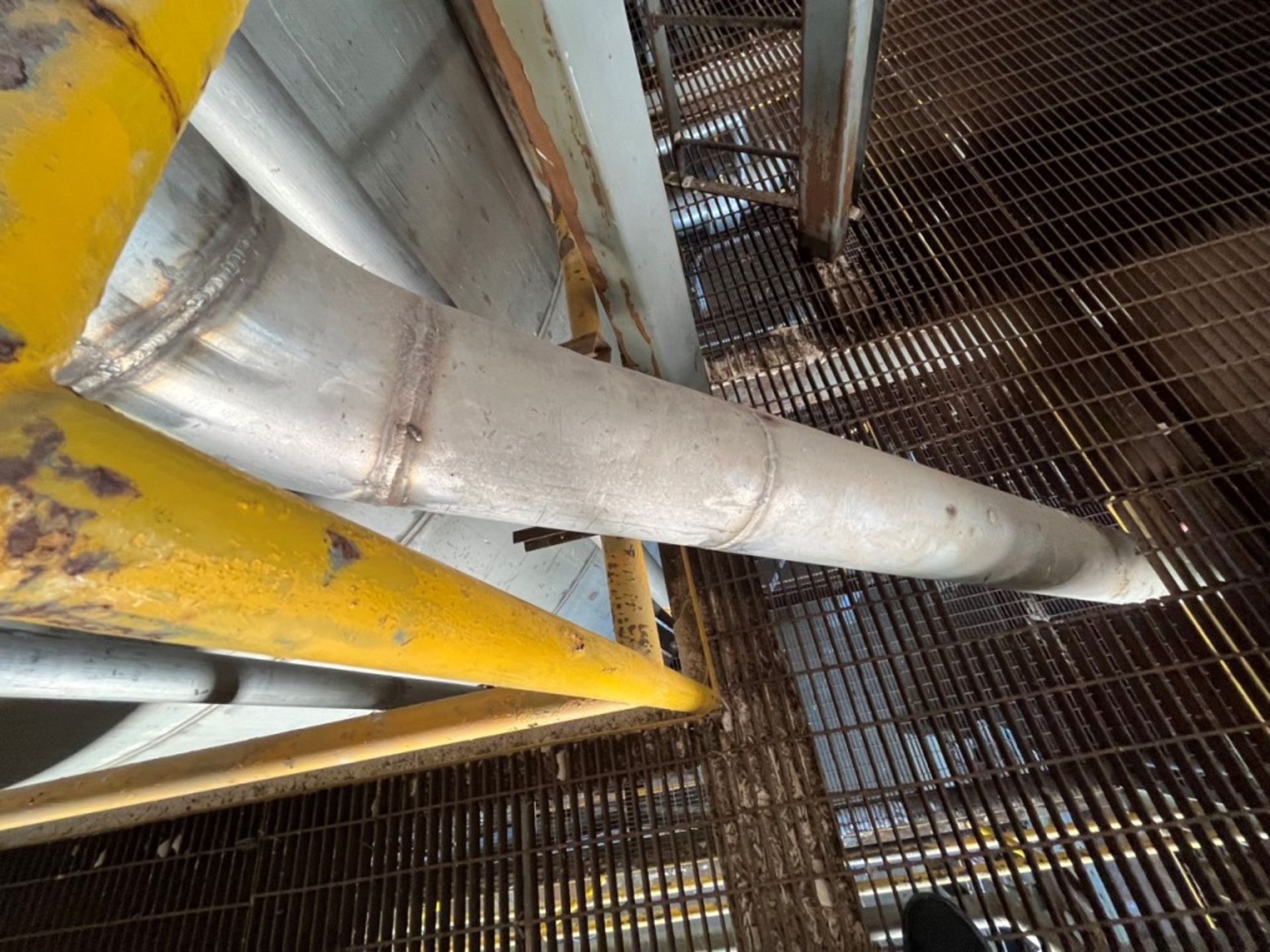 Lot of stainless steel pipe includes: Approximately 100 linear meters of 3 1/2" pipe - Image 39 of 47