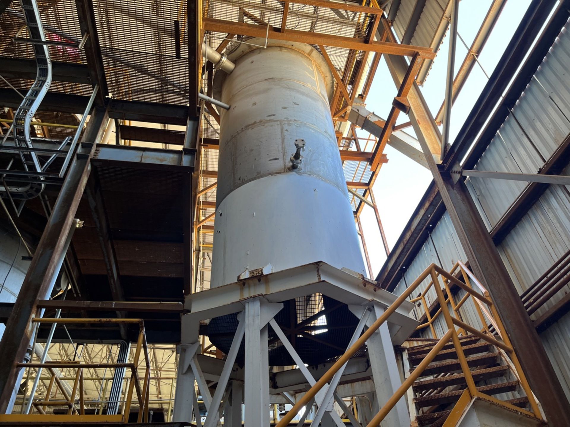 Stainless steel storage tank measuring approximately 2.30 meters in diameter x 5 meters high; inclu - Image 19 of 21