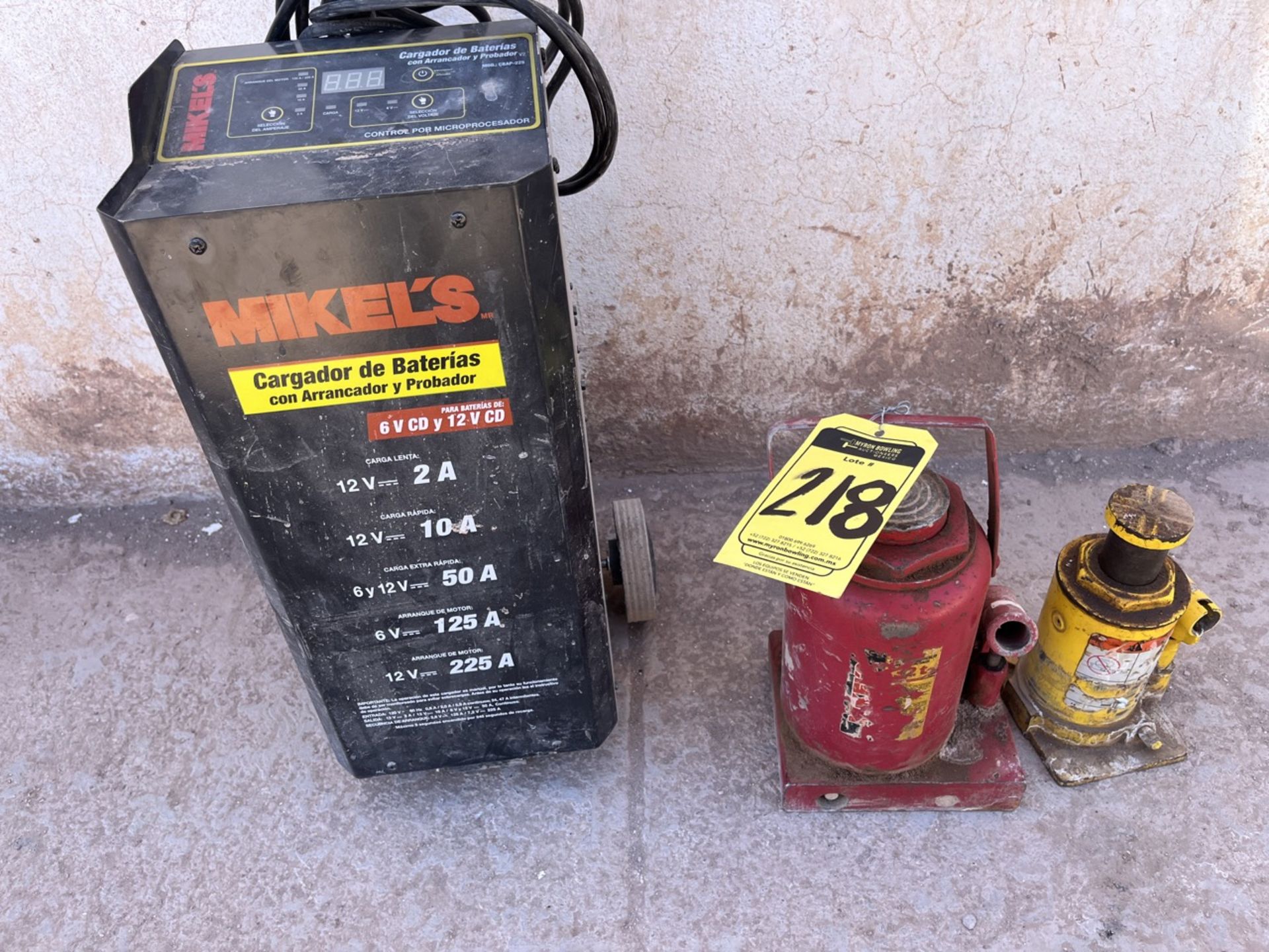 Mikels Battery charger with starter and tester, Model CBAP-225; Includes two different brands of hy - Image 6 of 9