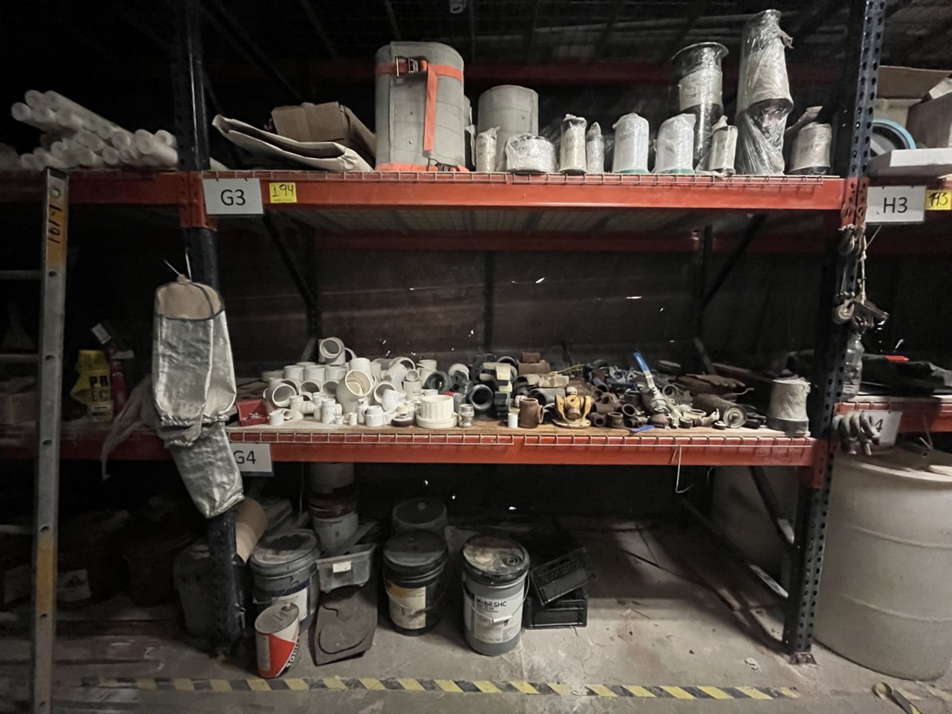 Spare parts lot (zone g2,g3,g4) includes: pvc connections in different sizes, galvanized steel conn