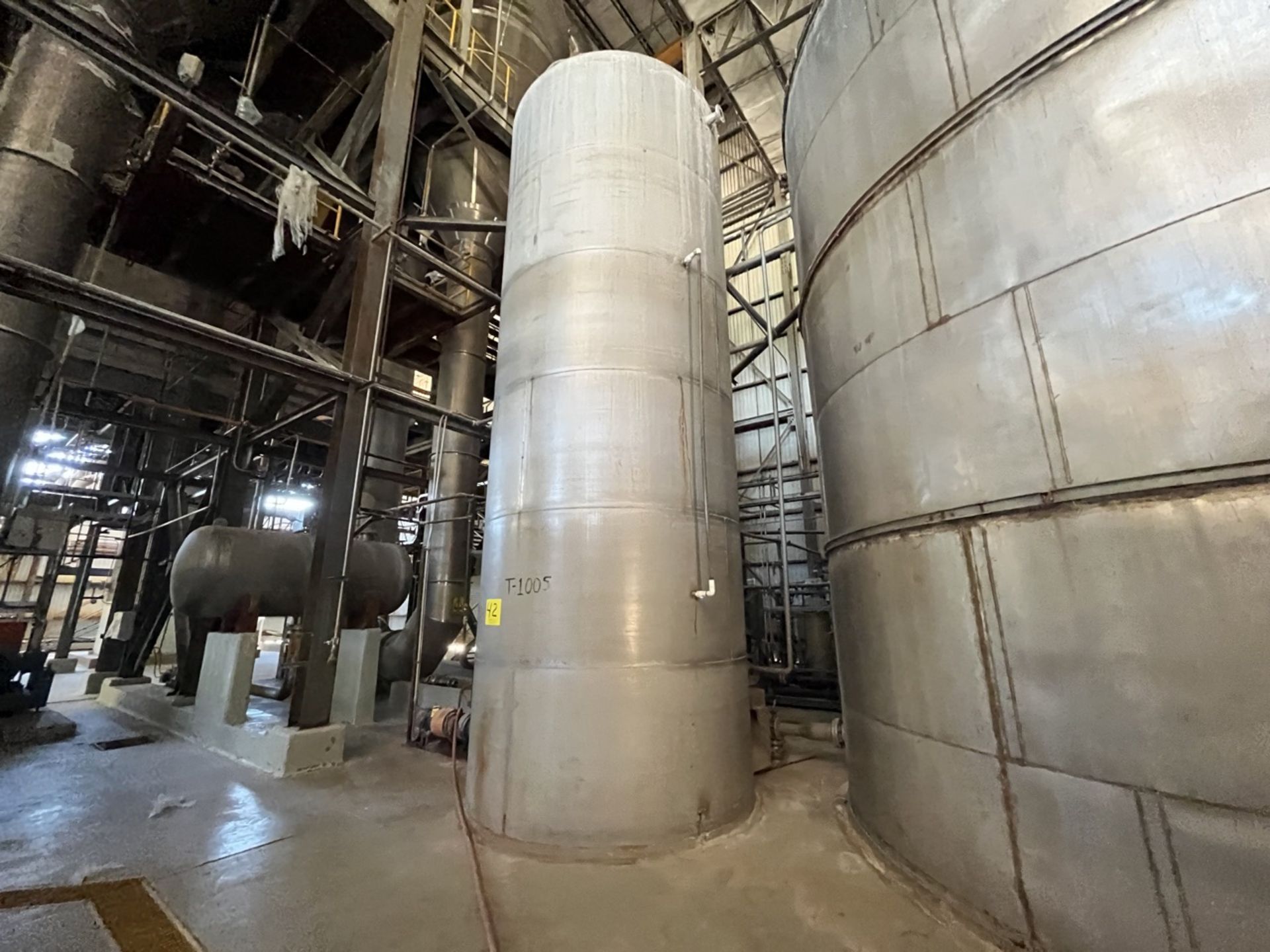 Stainless steel storage tank with a capacity of 38,000 liters, measuring approximately 2.80 meters - Image 2 of 9