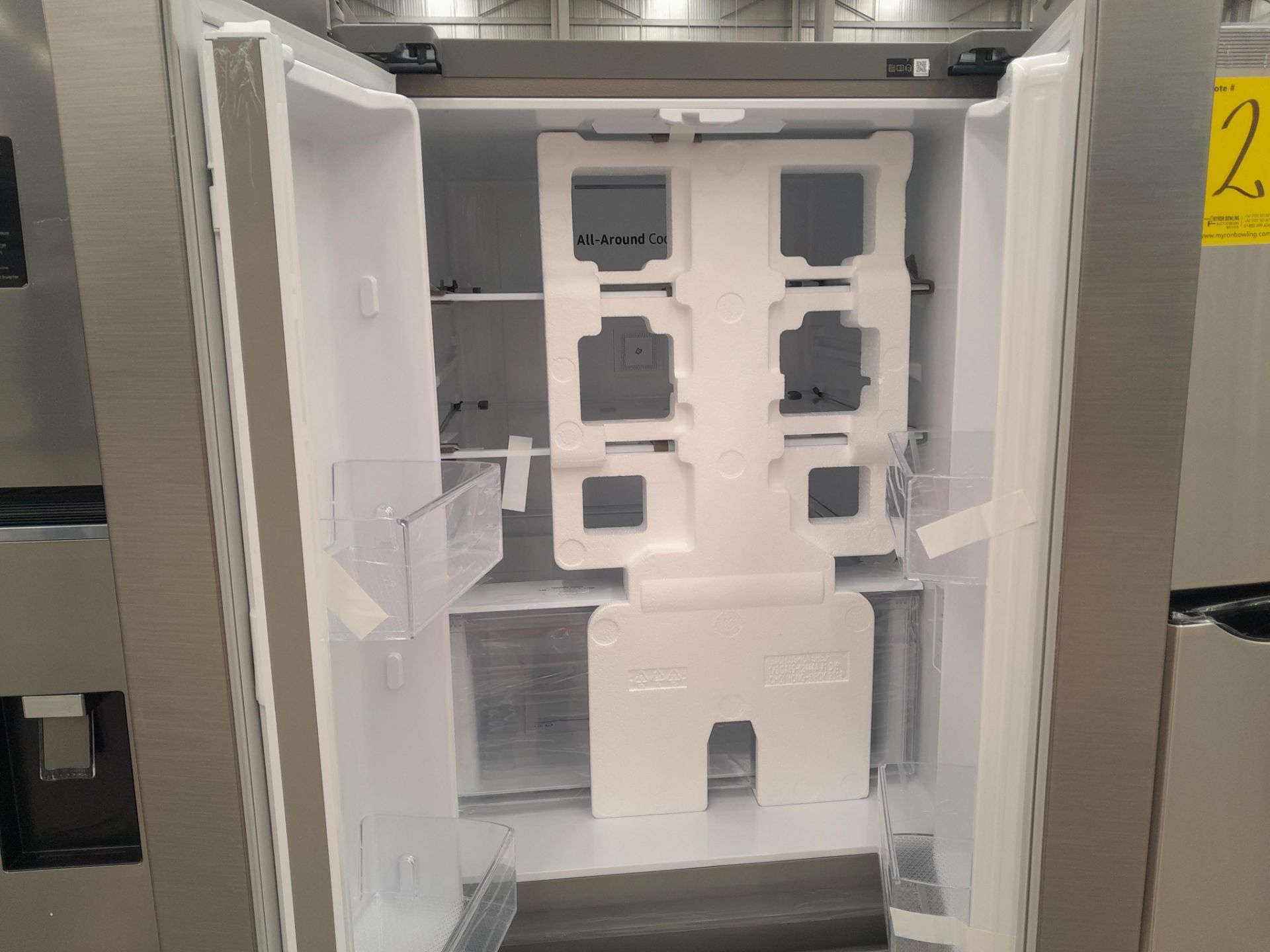 (NUEVO) Lote de 1 Refrigerador Marca SAMSUNG, Modelo RF22A4010S9, Serie 02400N, Color GRIS - Image 4 of 5