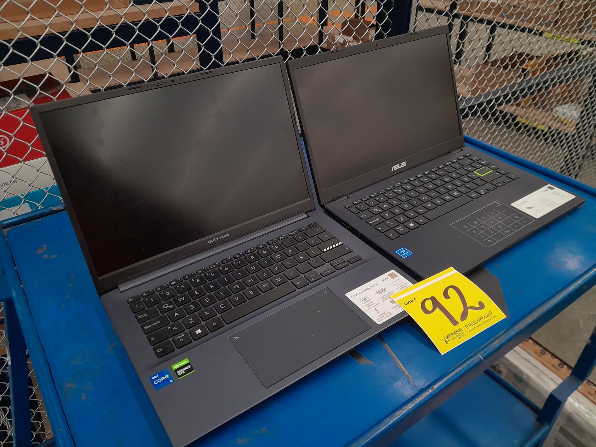 Lote de 2 laptops contiene: 1 Laptop Marca ASUS, Modelo R429M, Serie 192032, Color GRIS, Procesador - Image 3 of 5