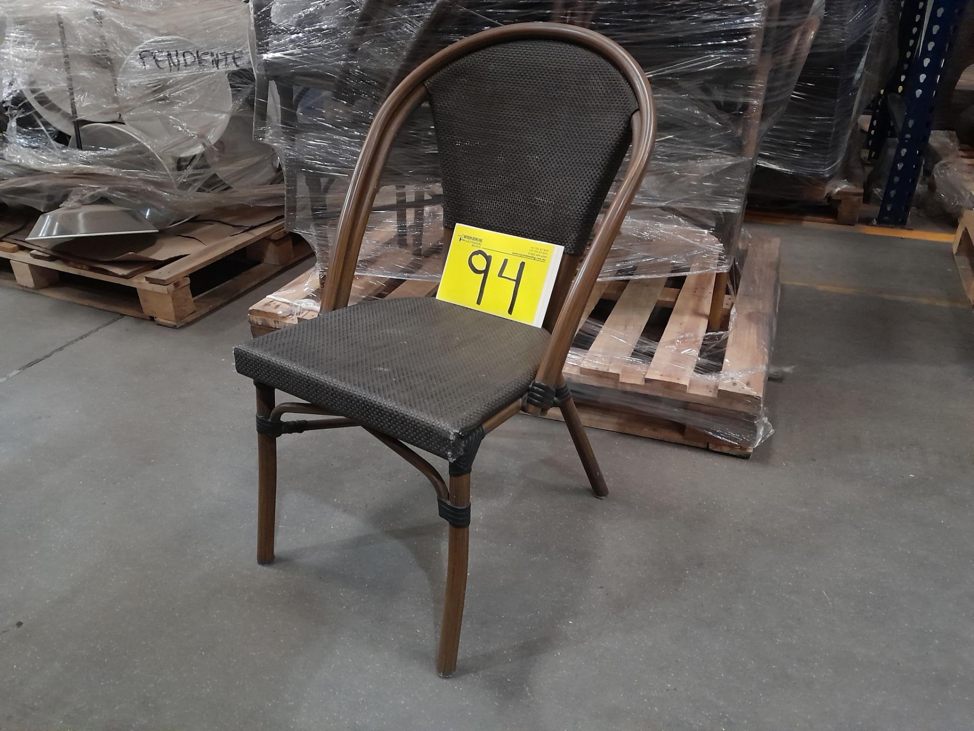 Lote de 12 sillas de ratán, color gris (Equipo usado) - Image 2 of 4