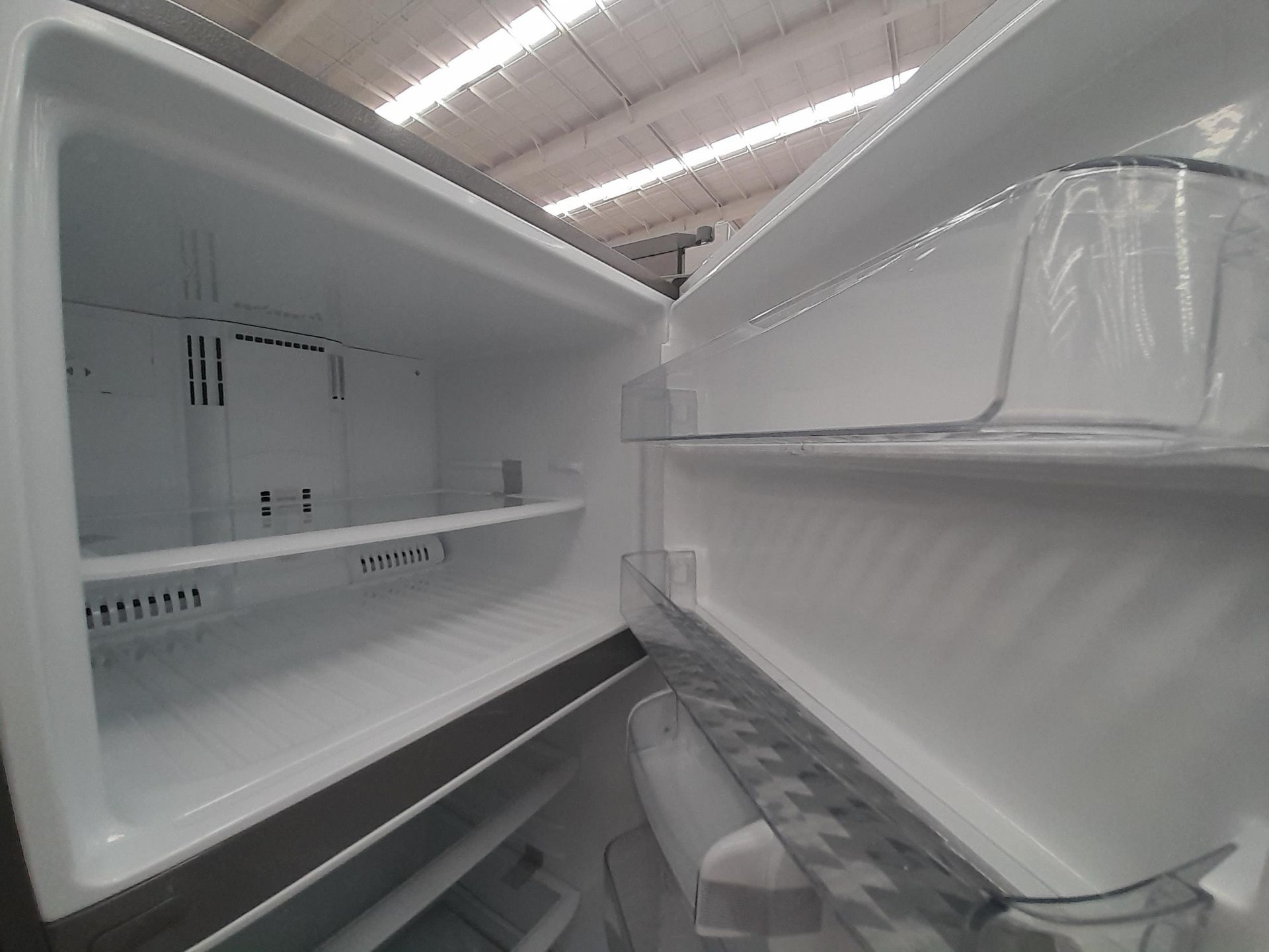 (NUEVO) Lote de 1 Refrigerador Marca LG, Modelo LT57BPSX, Serie J1R795, Color GRIS. - Image 4 of 6