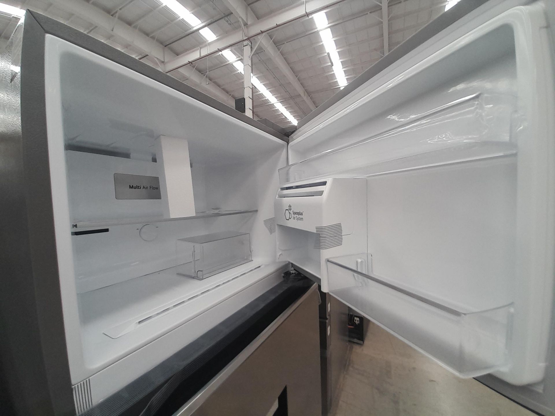 (NUEVO) Lote de 1 Refrigerador con dispensador de agua Marca LG, Modelo VT40AWP, Serie Y2P502, Colo - Image 4 of 6