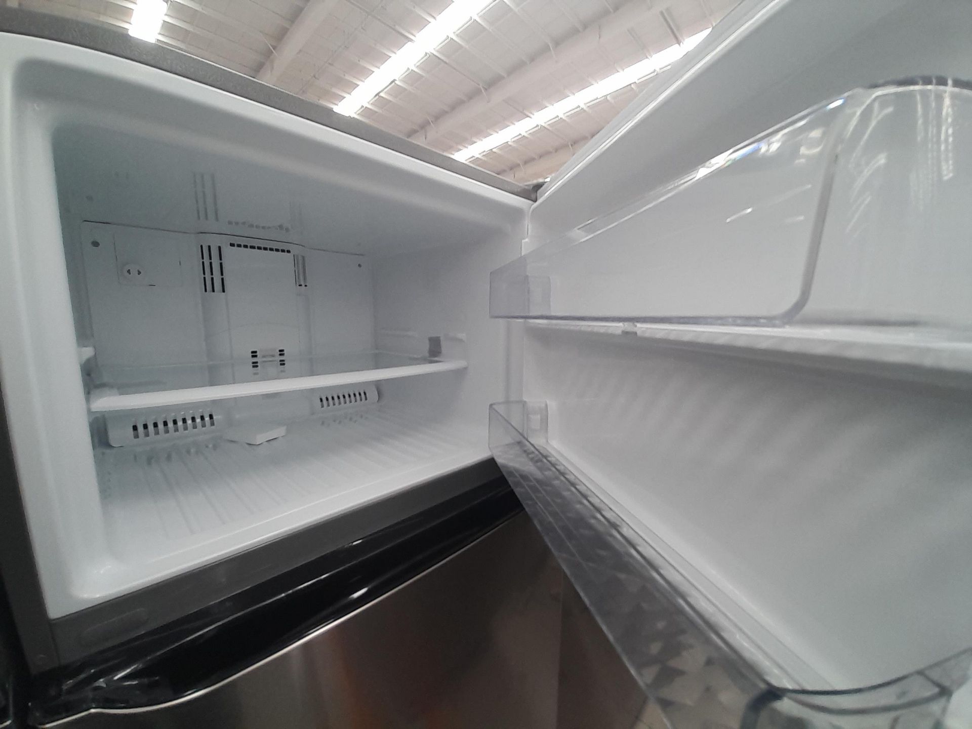 (NUEVO) Lote de 1 Refrigerador Marca LG, Modelo LT57BPSX, Serie N1E940, Color GRIS. - Image 4 of 6