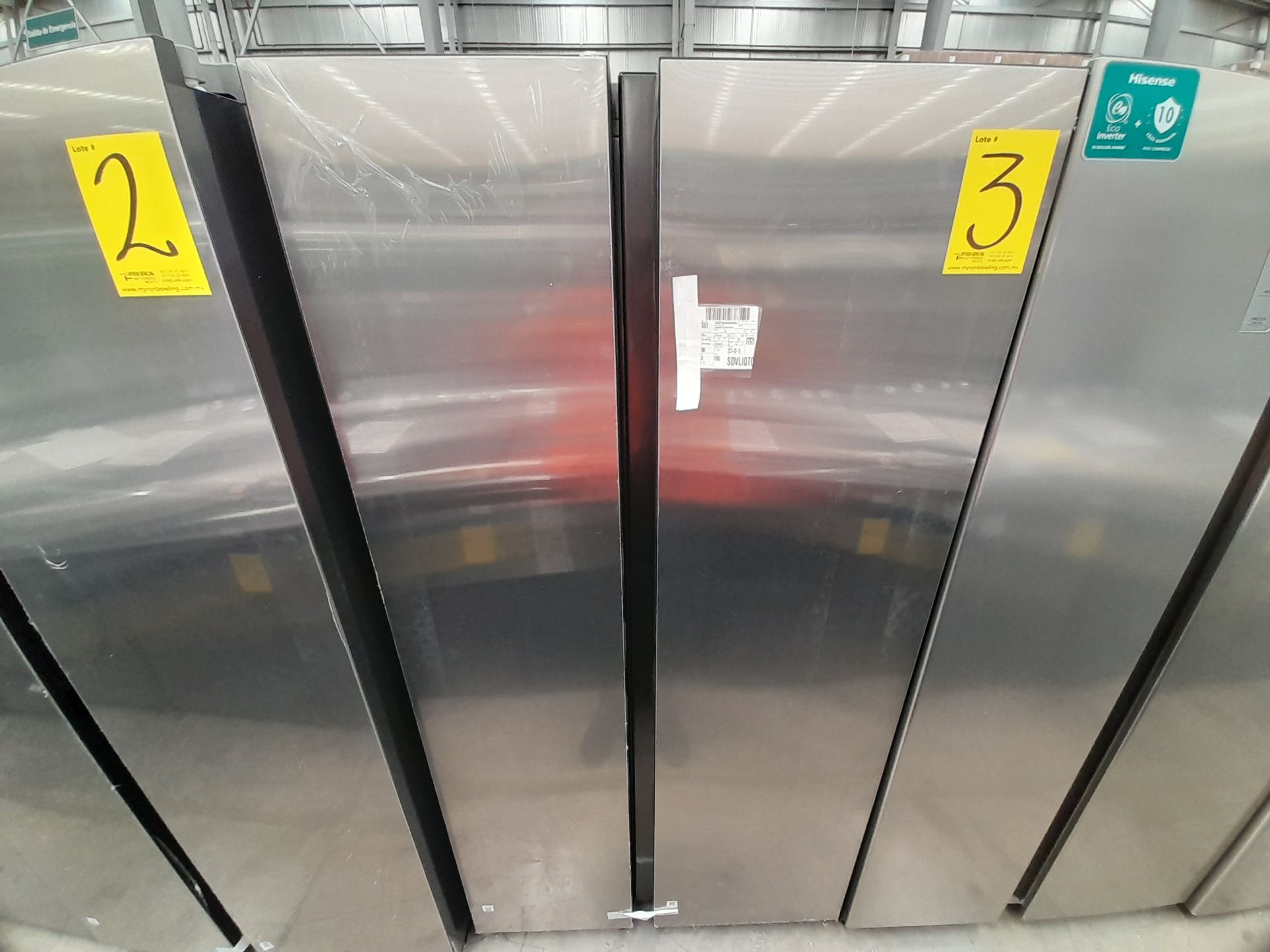 (NUEVO) Lote de 1 Refrigerador Marca SAMSUNG, Modelo RS28CB70NAQL, Color GRIS.