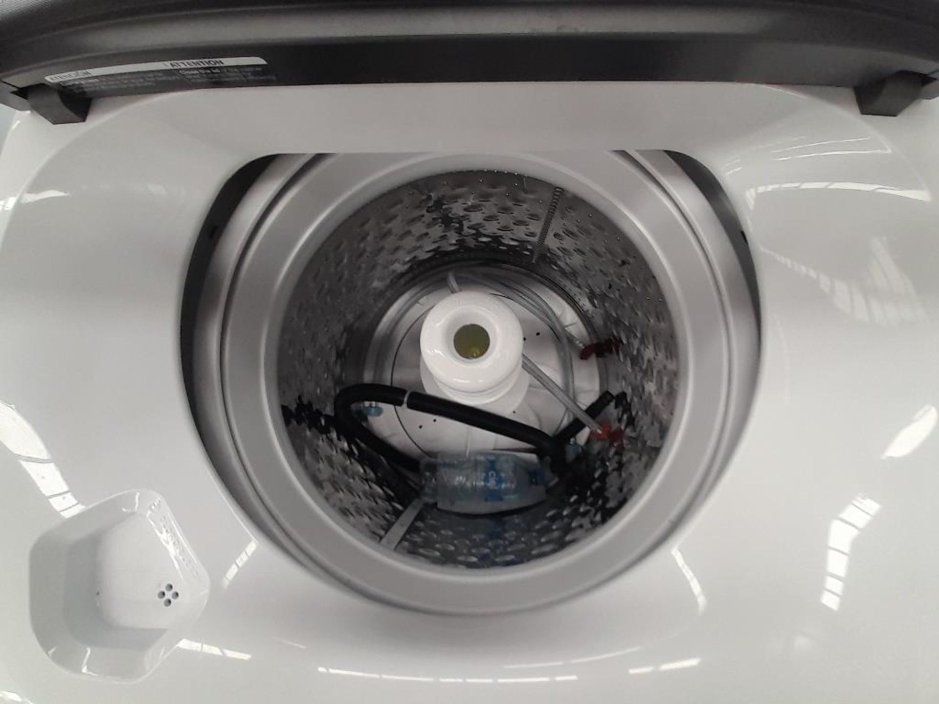 Lote de 2 lavadoras contiene: 1 lavadora de 18 kg Marca WHIRPOOL, Modelo 8MWTW1823WJM0, Color BLANC - Image 4 of 6