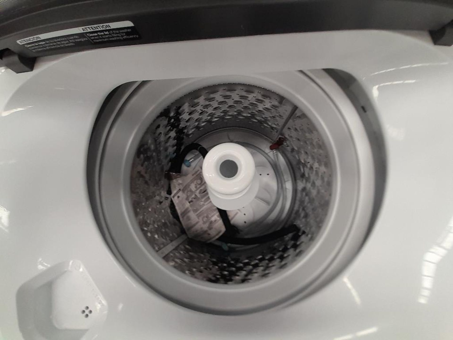 Lote de 2 lavadoras contiene: 1 lavadora de 18 kg Marca WHIRPOOL, Modelo 8MWTW1823WJM0, Color BLANC - Image 5 of 6