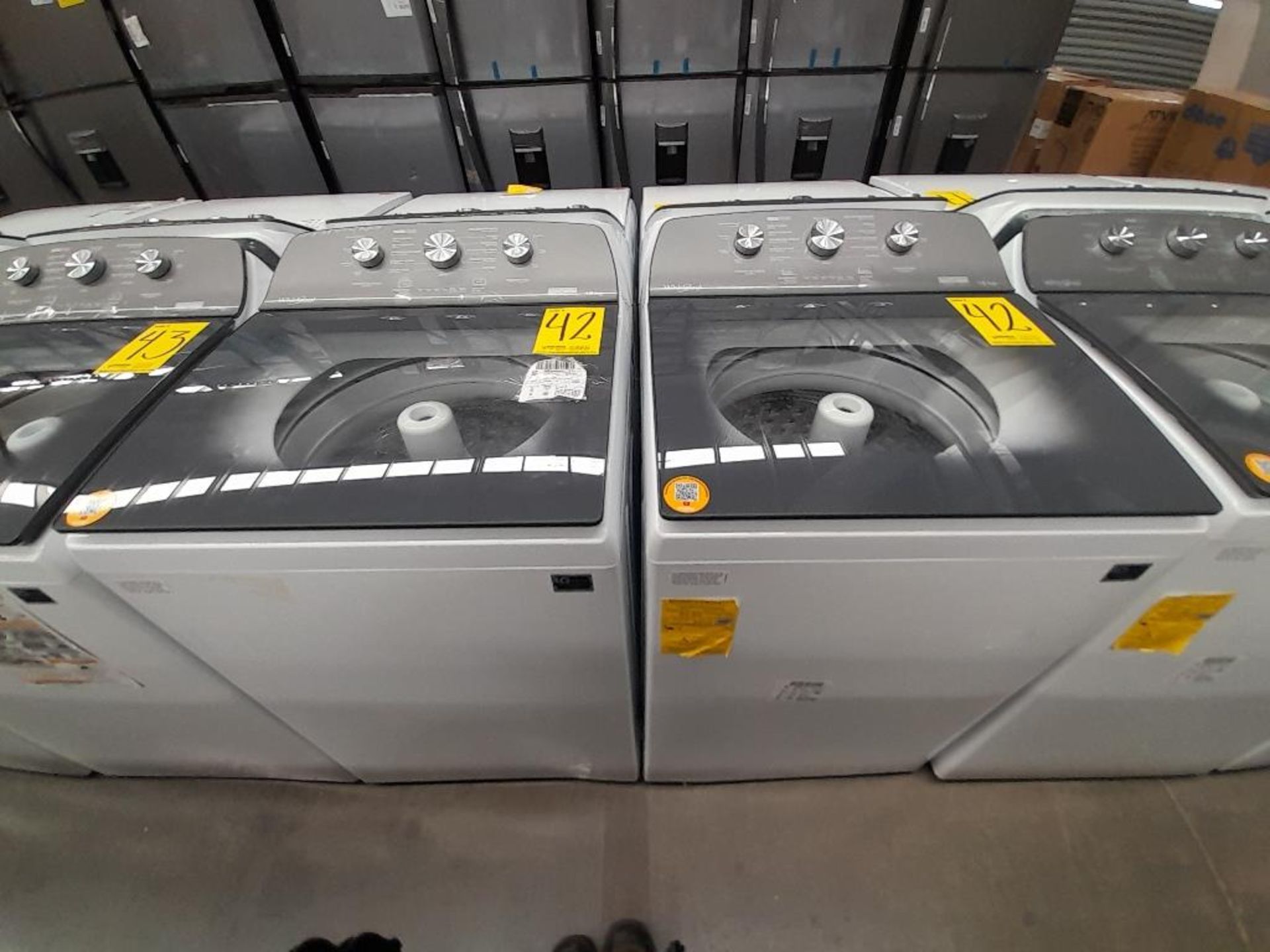 Lote de 2 lavadoras contiene: 1 lavadora de 18 kg Marca WHIRPOOL, Modelo 8MWTW1823WJM0, Color BLANC