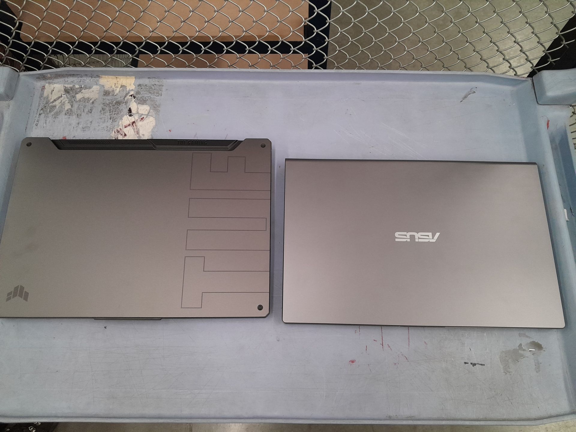 Lote de 2 laptops contiene: 1 Laptop Marca ASUS, Modelo FA506QM, RAM 8GB, almacenamiento 512 GB, Pr - Image 4 of 6