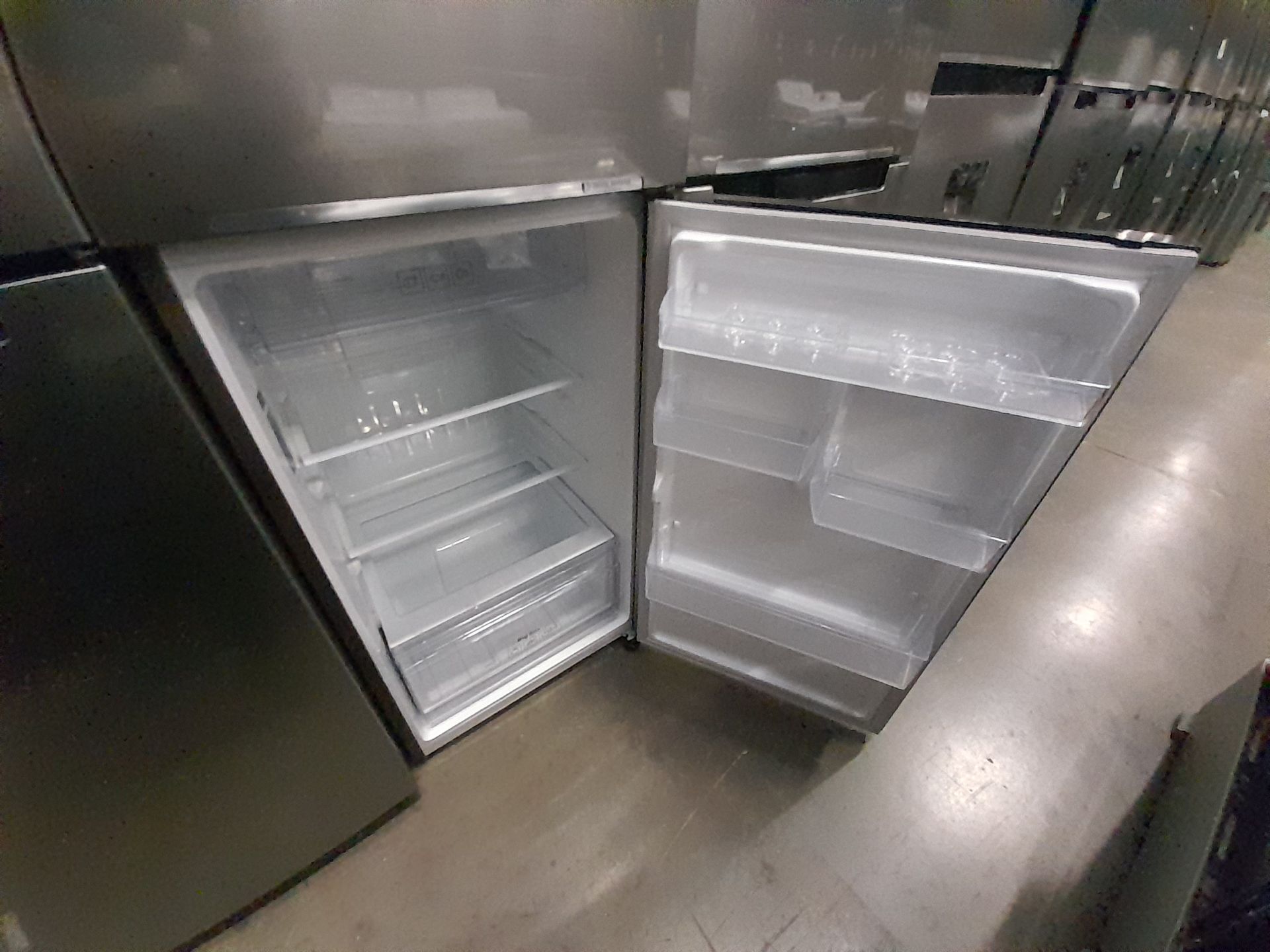 Lote de 2 refrigeradores contiene: 1 refrigerador Marca SAMSUNG, Modelo RT29A500JS8, Serie 00836J, - Image 7 of 8