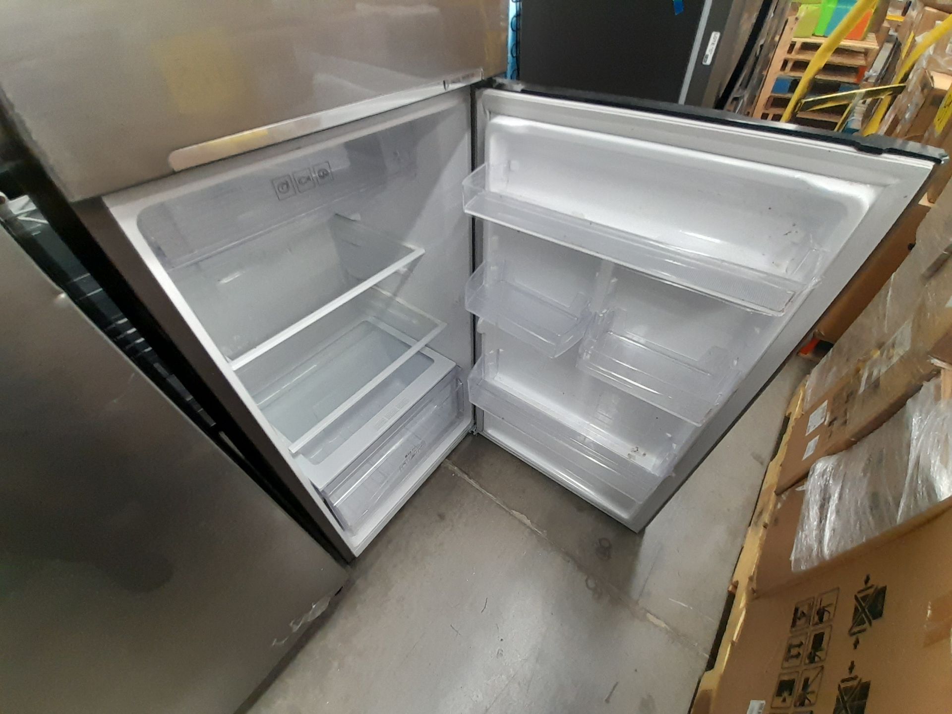 Lote de 2 refrigeradores contiene: 1 refrigerador Marca SAMSUNG, Modelo RT29A500JS8, Serie 03920W, - Image 7 of 8