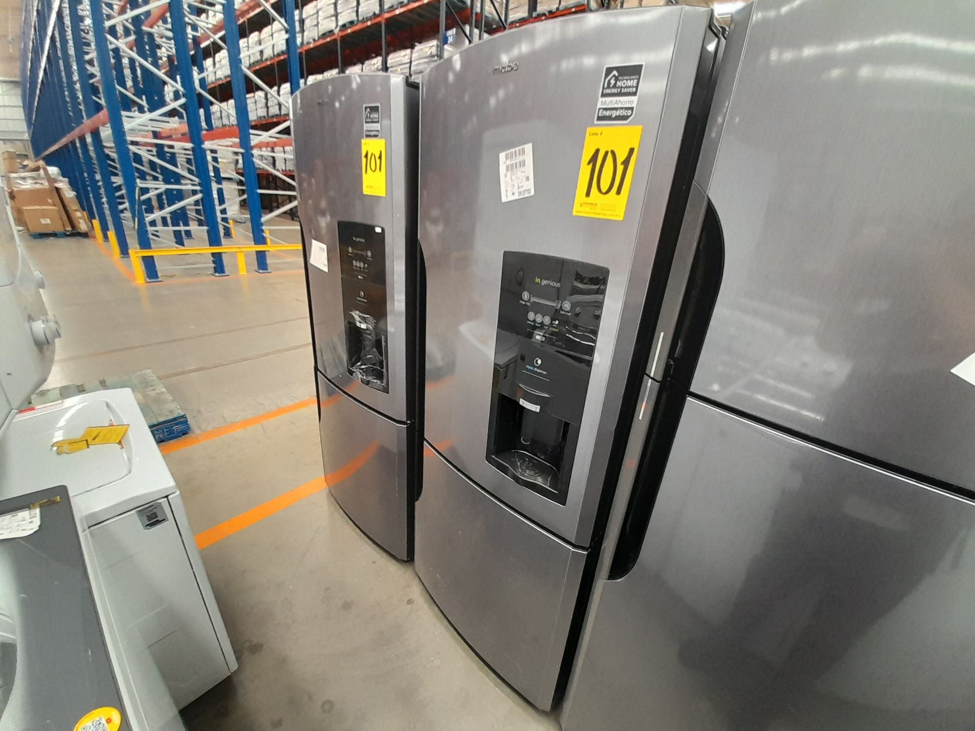 Lote de 2 refrigeradores contiene: 1 refrigerador con dispensador de agua Marca MABE, Modelo RMB520 - Image 3 of 9