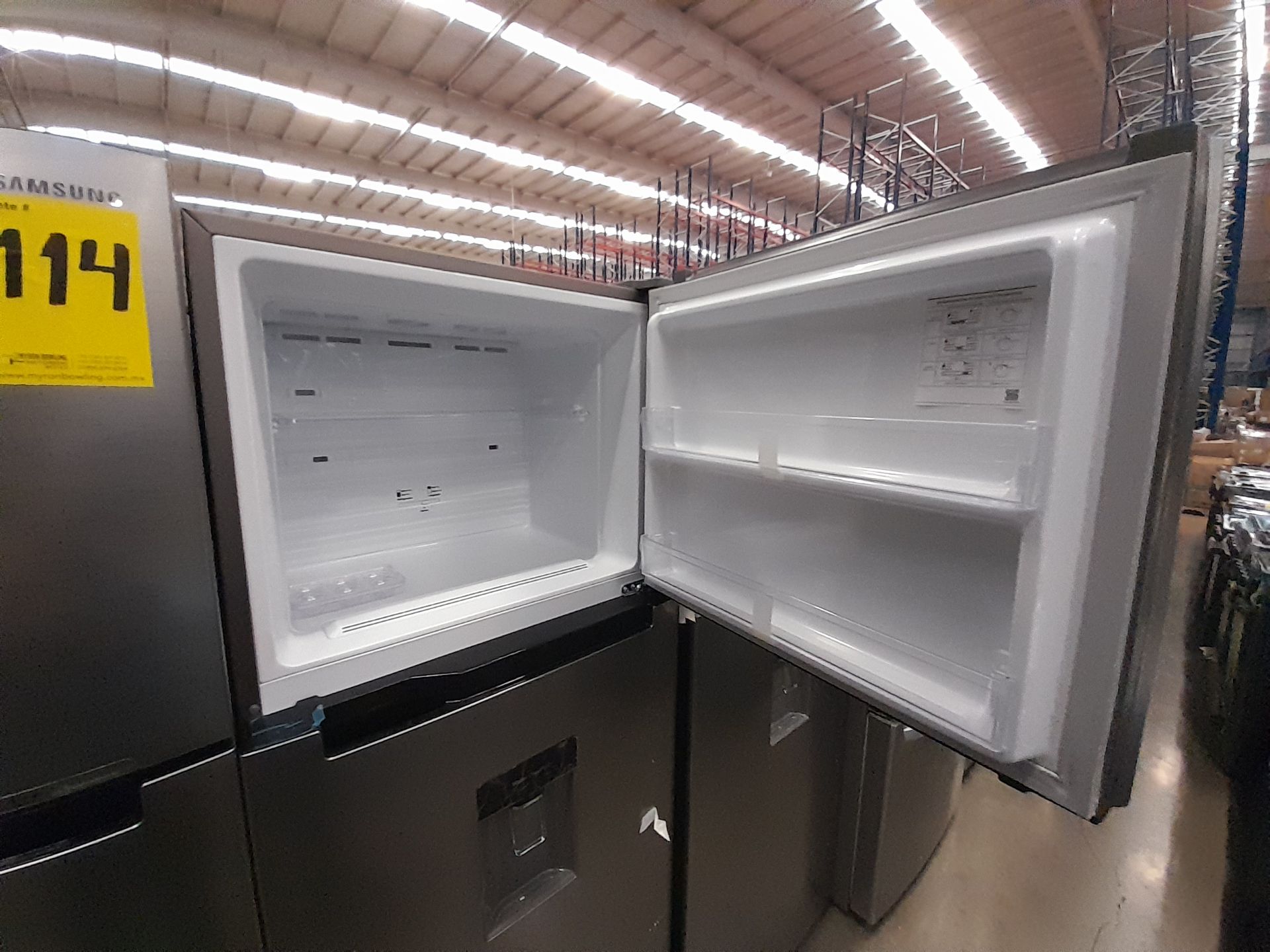 Lote de 2 refrigeradores contiene: 1 refrigerador Marca SAMSUNG, Modelo RT38A57IJS9, Serie 01144F, - Image 6 of 8
