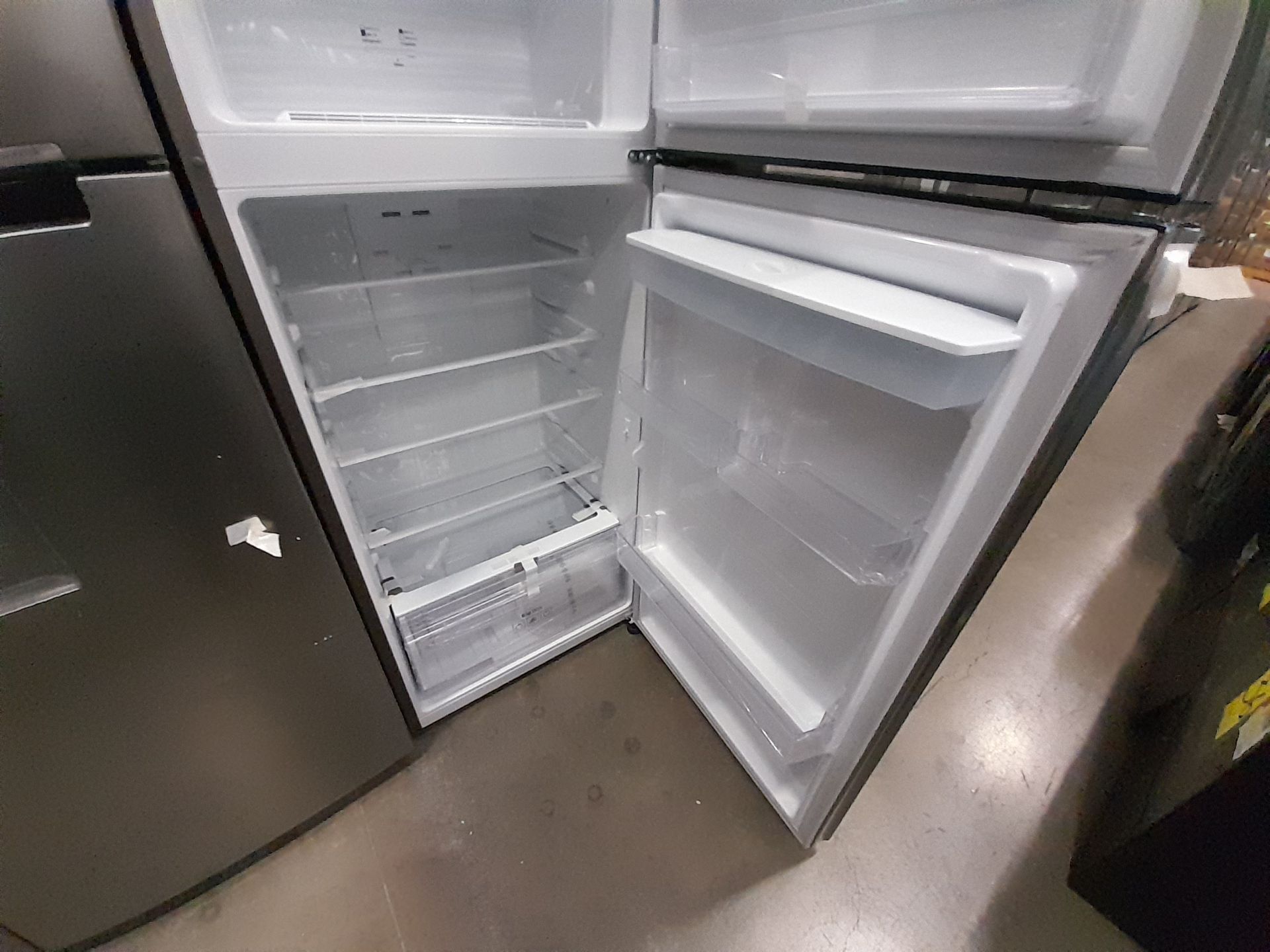 Lote de 2 refrigeradores contiene: 1 refrigerador Marca SAMSUNG, Modelo RT38A57IJS9, Serie 01144F, - Image 5 of 8