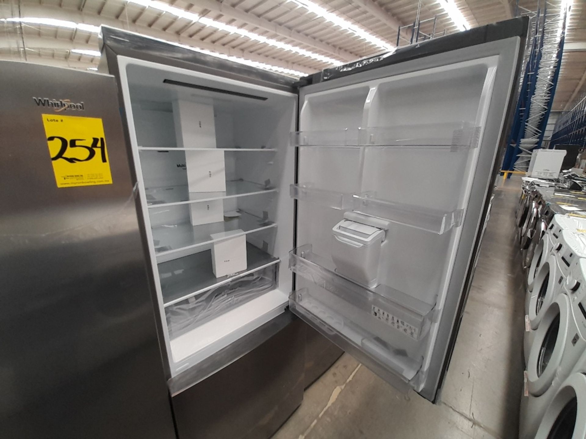 Lote de 2 refrigeradores contiene: 1 refrigerador con dispensador de agua Marca LG, Modelo GB45SPP, - Image 4 of 8