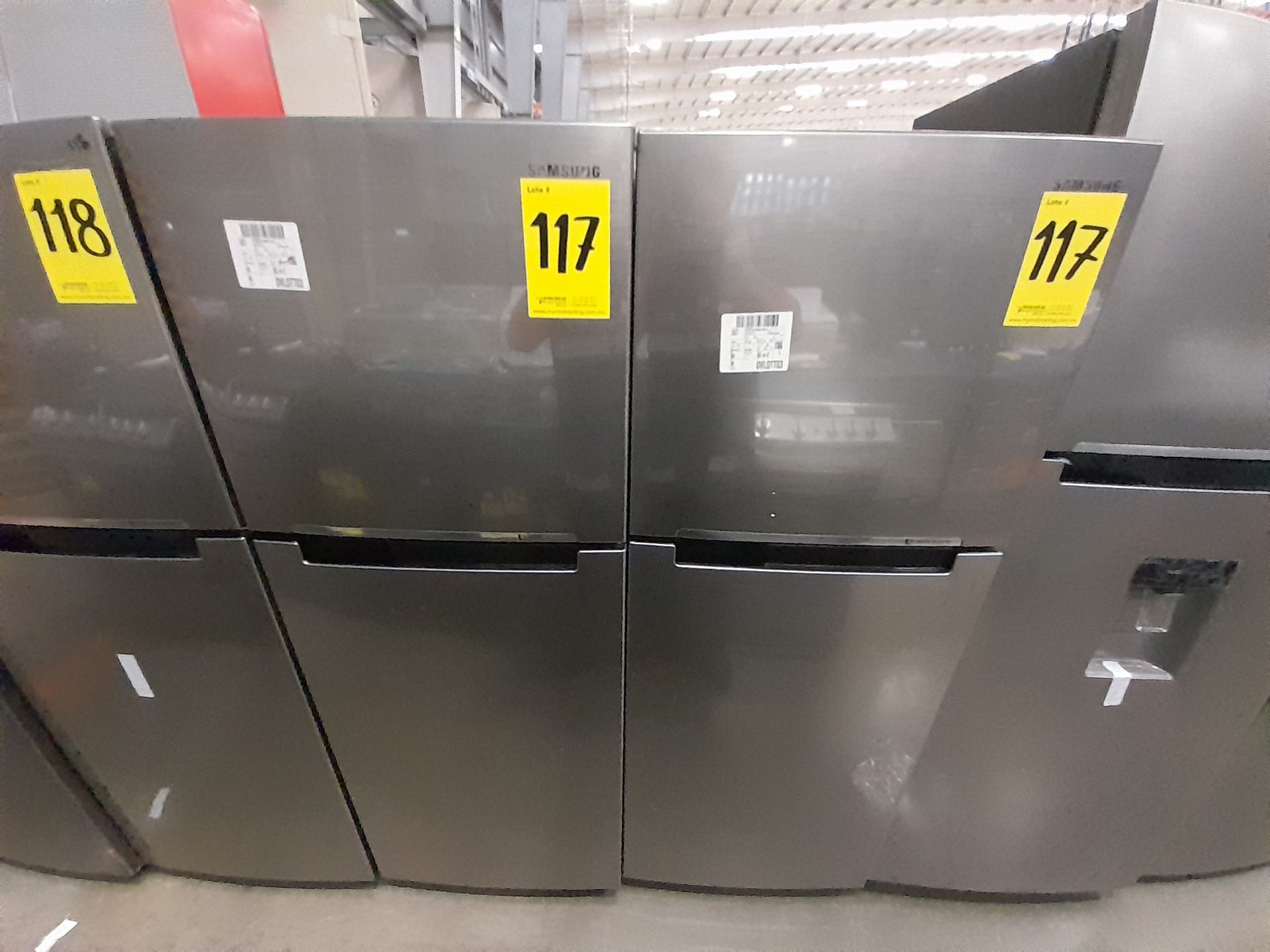 Lote de 2 refrigeradores contiene: 1 refrigerador Marca SAMSUNG, Modelo RT29A500JS8, Serie 00836J,