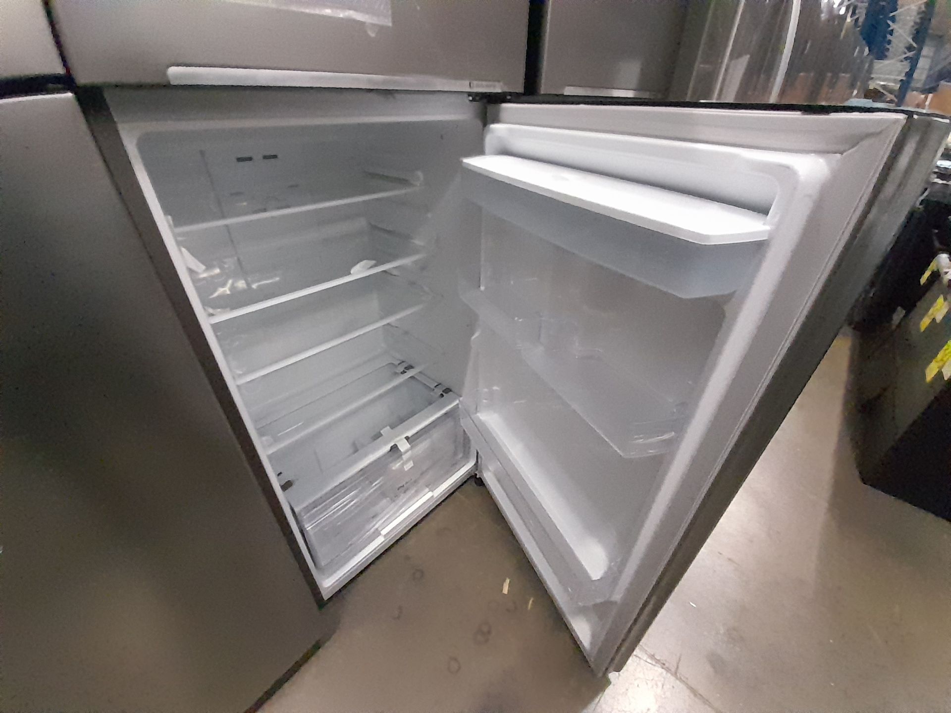 Lote de 2 refrigeradores contiene: 1 refrigerador Marca SAMSUNG, Modelo RT38A57IJS9, Serie 01144F, - Image 7 of 8