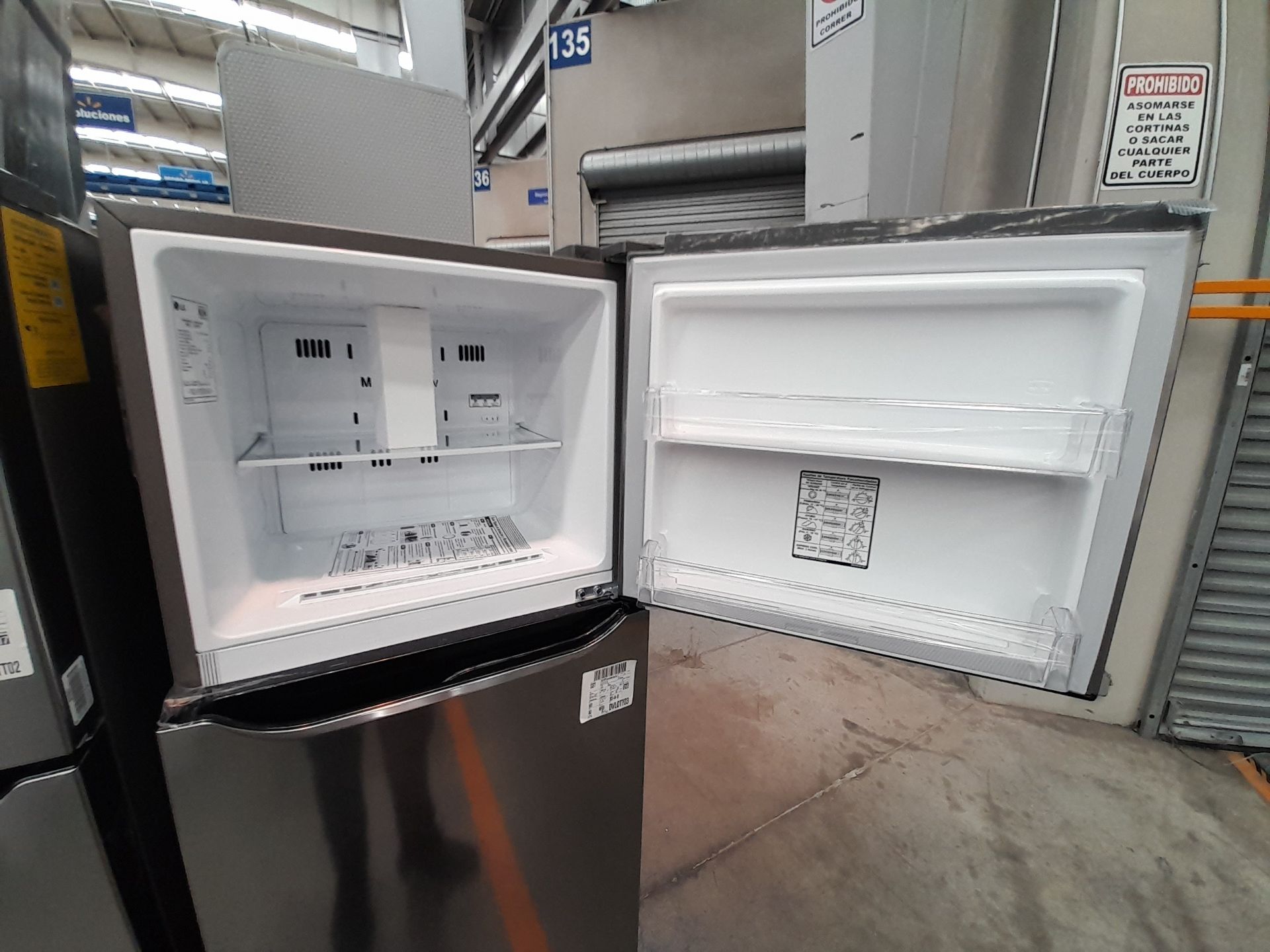 Lote de 2 refrigeradores contiene: 1 refrigerador Marca LG, Modelo GT29BPPK, Color GRIS; 1 refriger - Image 6 of 8