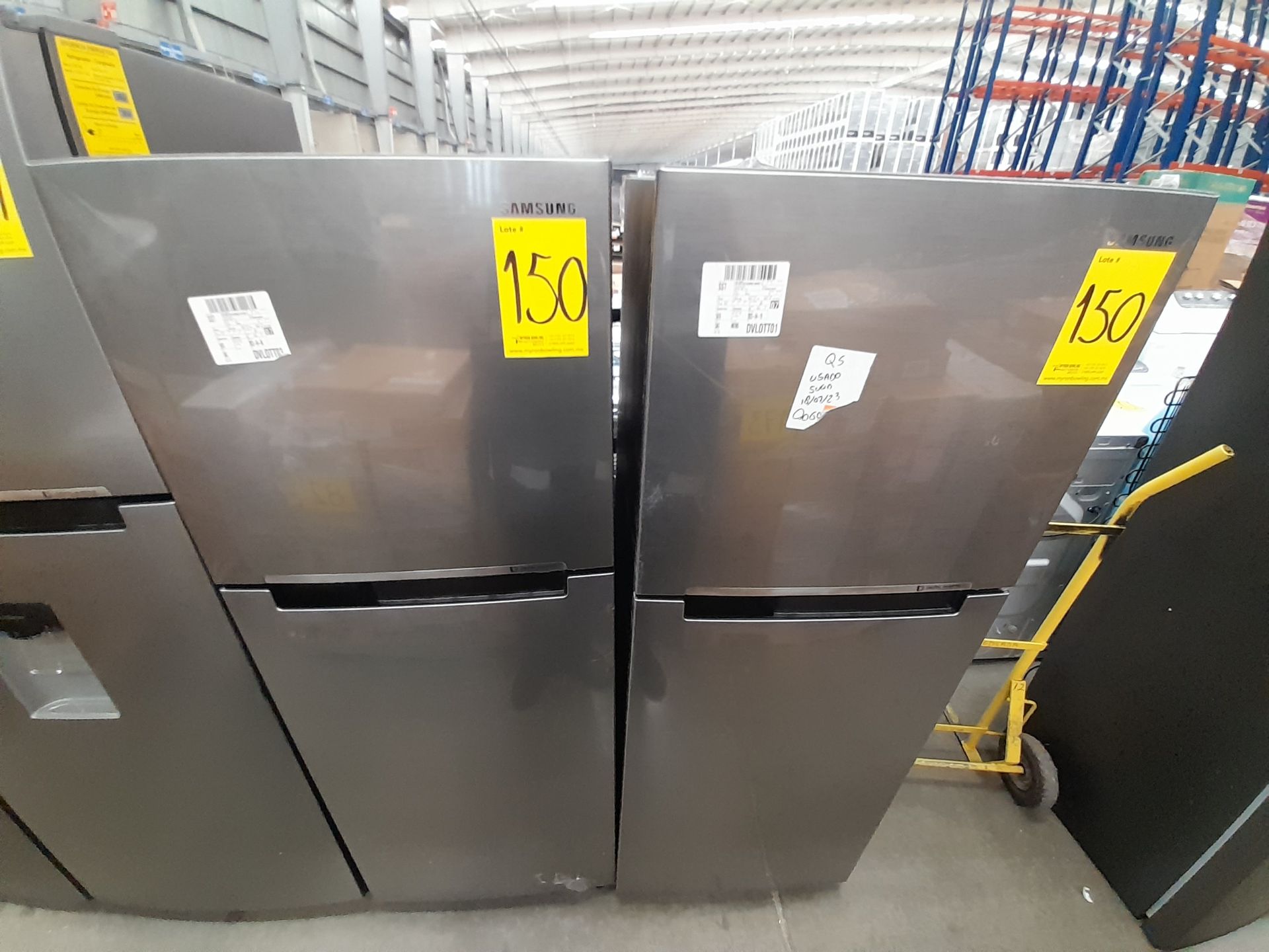 Lote de 2 refrigeradores contiene: 1 refrigerador Marca SAMSUNG, Modelo RT29A500JS8, Serie 03920W,