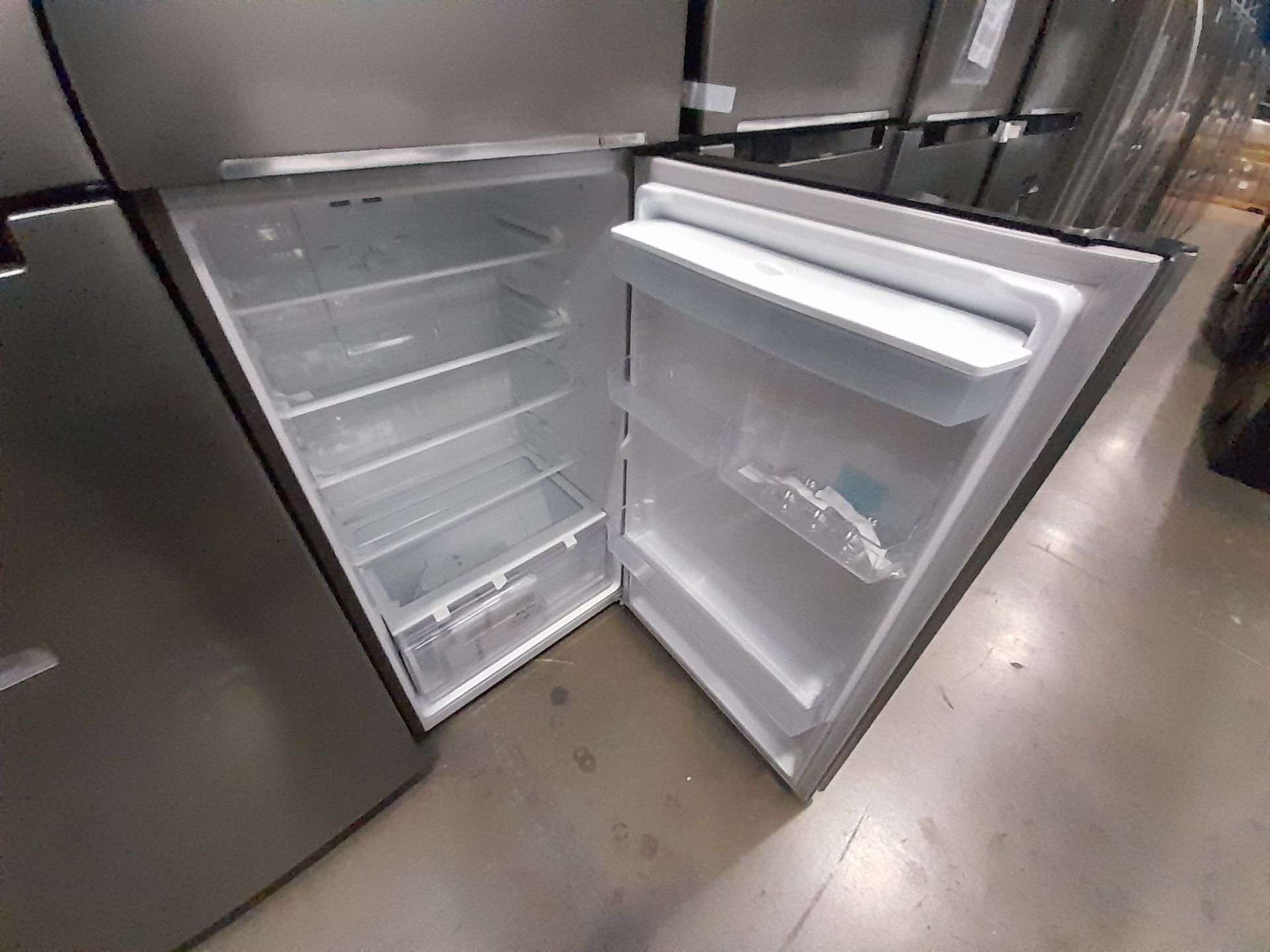 Lote de 2 refrigeradores contiene: 1 refrigerador Marca SAMSUNG, Modelo RT38A57IJS9, Serie 02691M, - Image 7 of 8