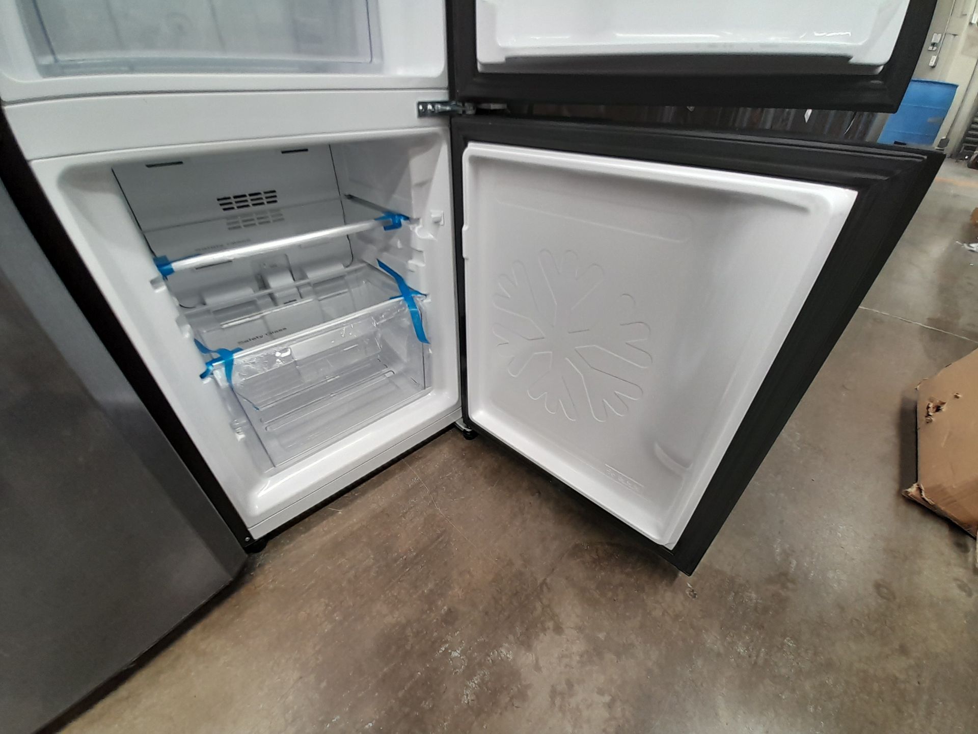 Lote de 1 refrigerador con dispensador de agua Marca MABE, Modelo 751398, Serie 05665, Color NE - Image 5 of 6