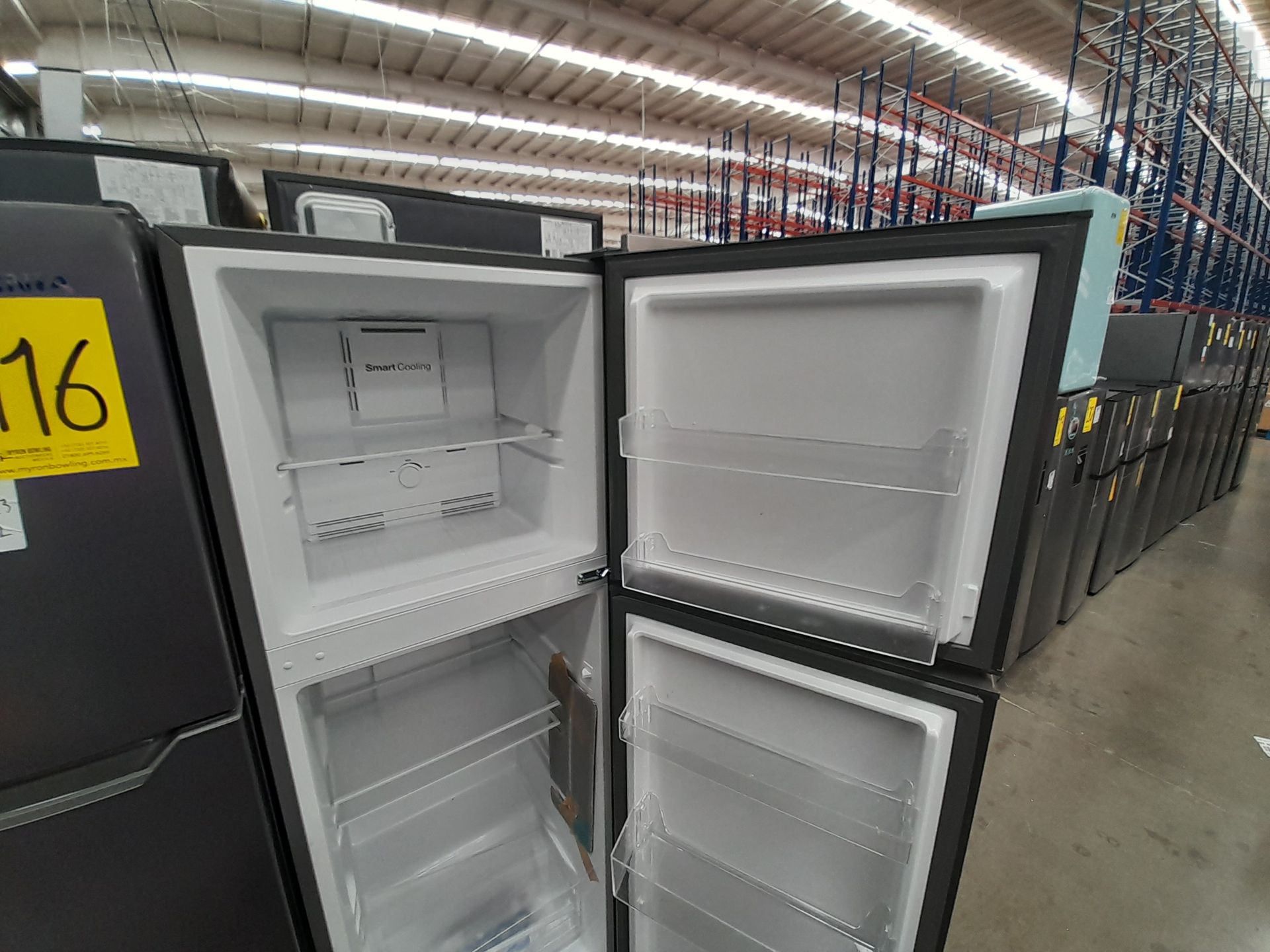 Lote de 2 refrigeradores contiene: 1 refrigerador Marca WINIA, Modelo WRT9000AMMX, Serie ND, Co - Image 4 of 8