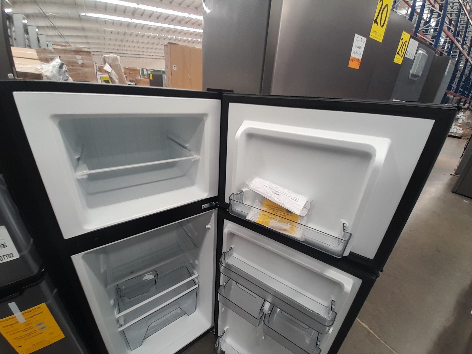 Lote de 2 refrigeradores contiene: 1 refrigerador Marca GALANZ, Modelo GLR55TS1, Serie ND, Colo - Image 4 of 8