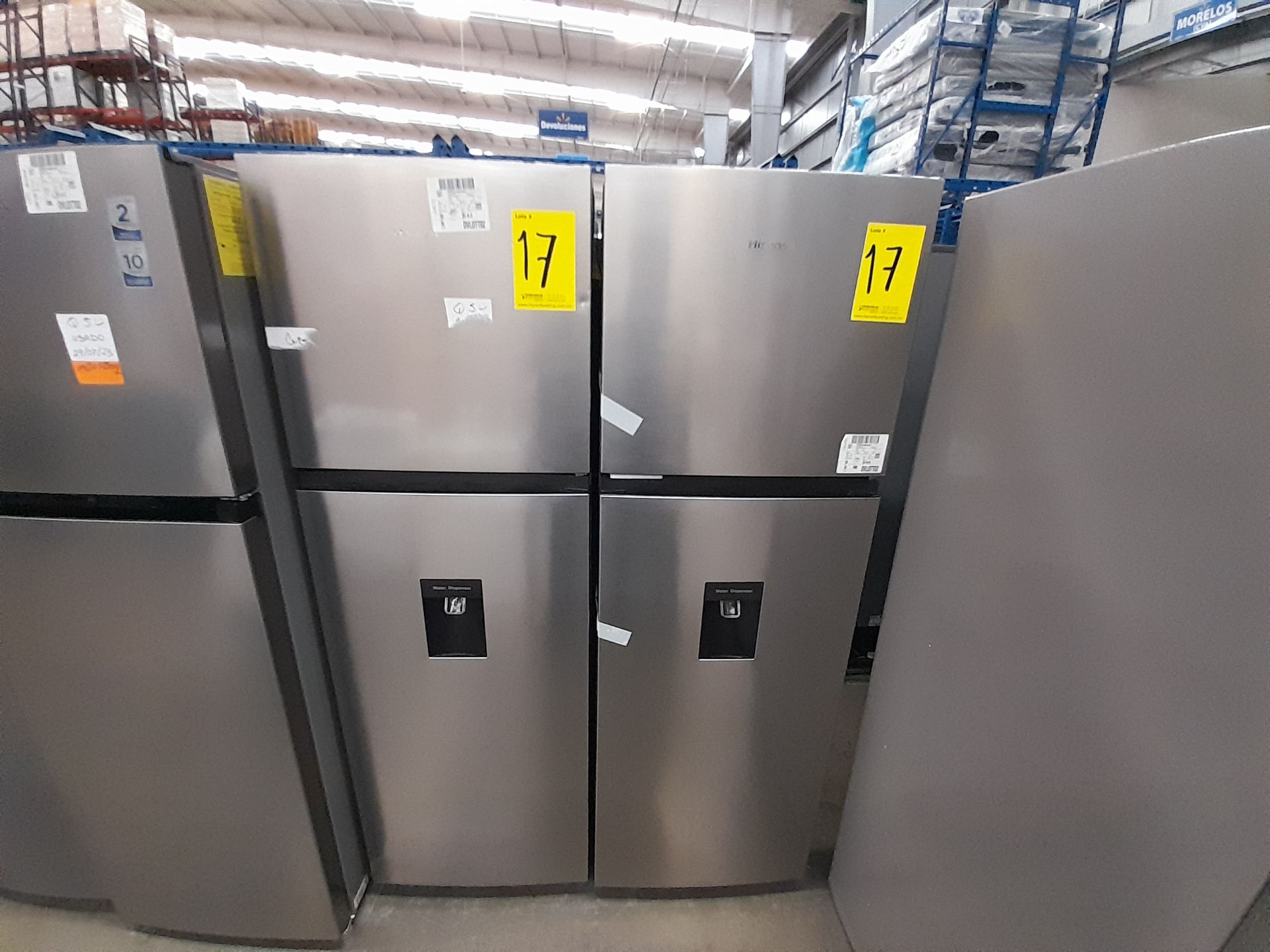 Lote de 2 refrigeradores contiene: 1 refrigerador con dispensador de agua Marca HISENSE, Modelo