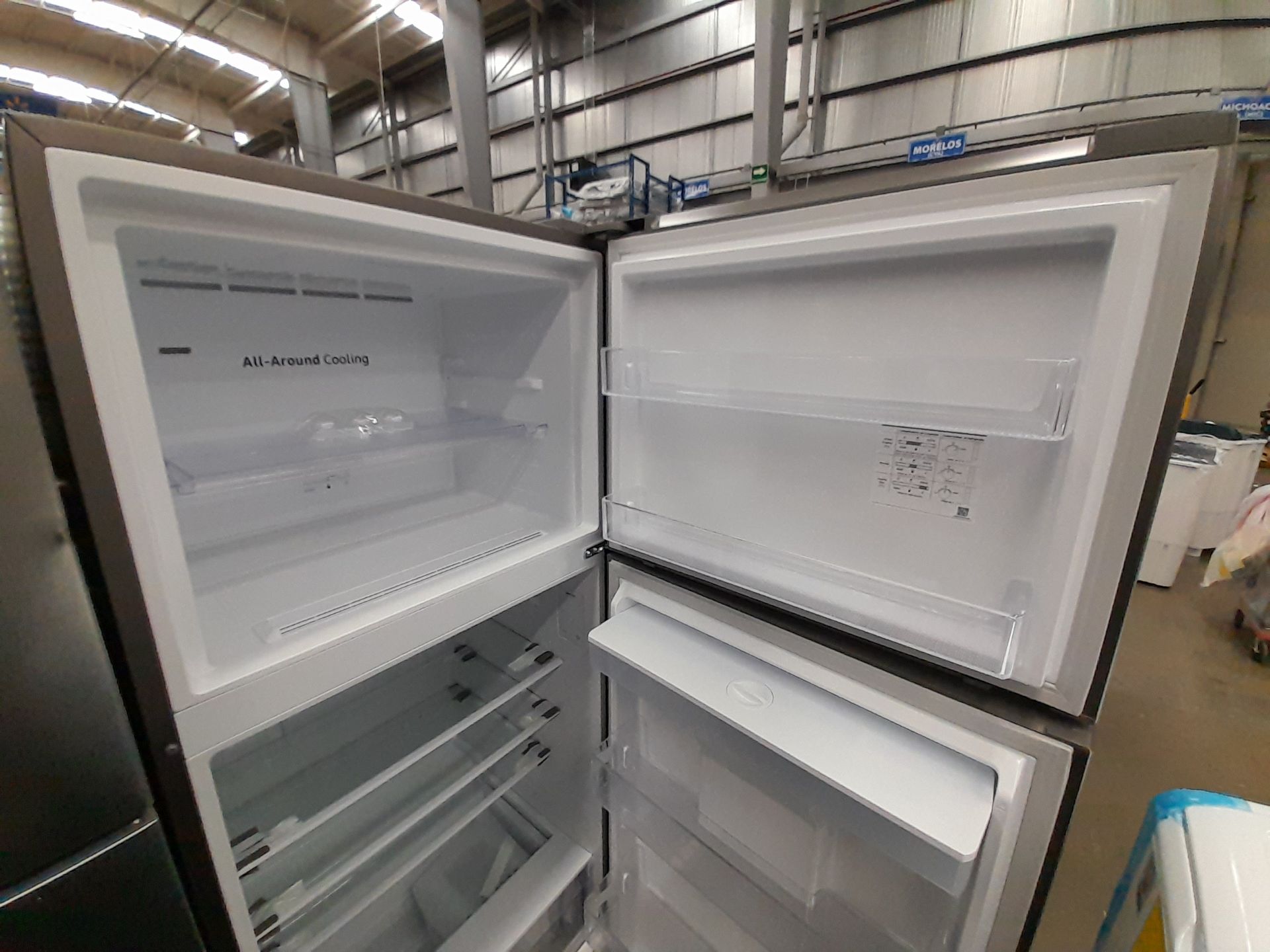 Lote de 2 refrigeradores contiene: 1 refrigerador con dispensador de agua Marca SAMSUNG, Modelo - Image 6 of 8