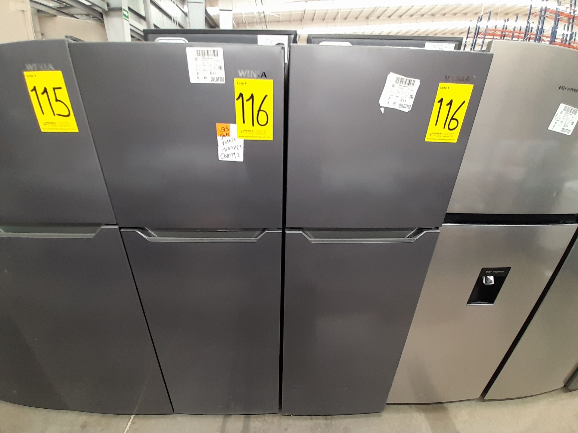 Lote de 2 refrigeradores contiene: 1 refrigerador Marca WINIA, Modelo WRT9000AMMX, Serie ND, Co