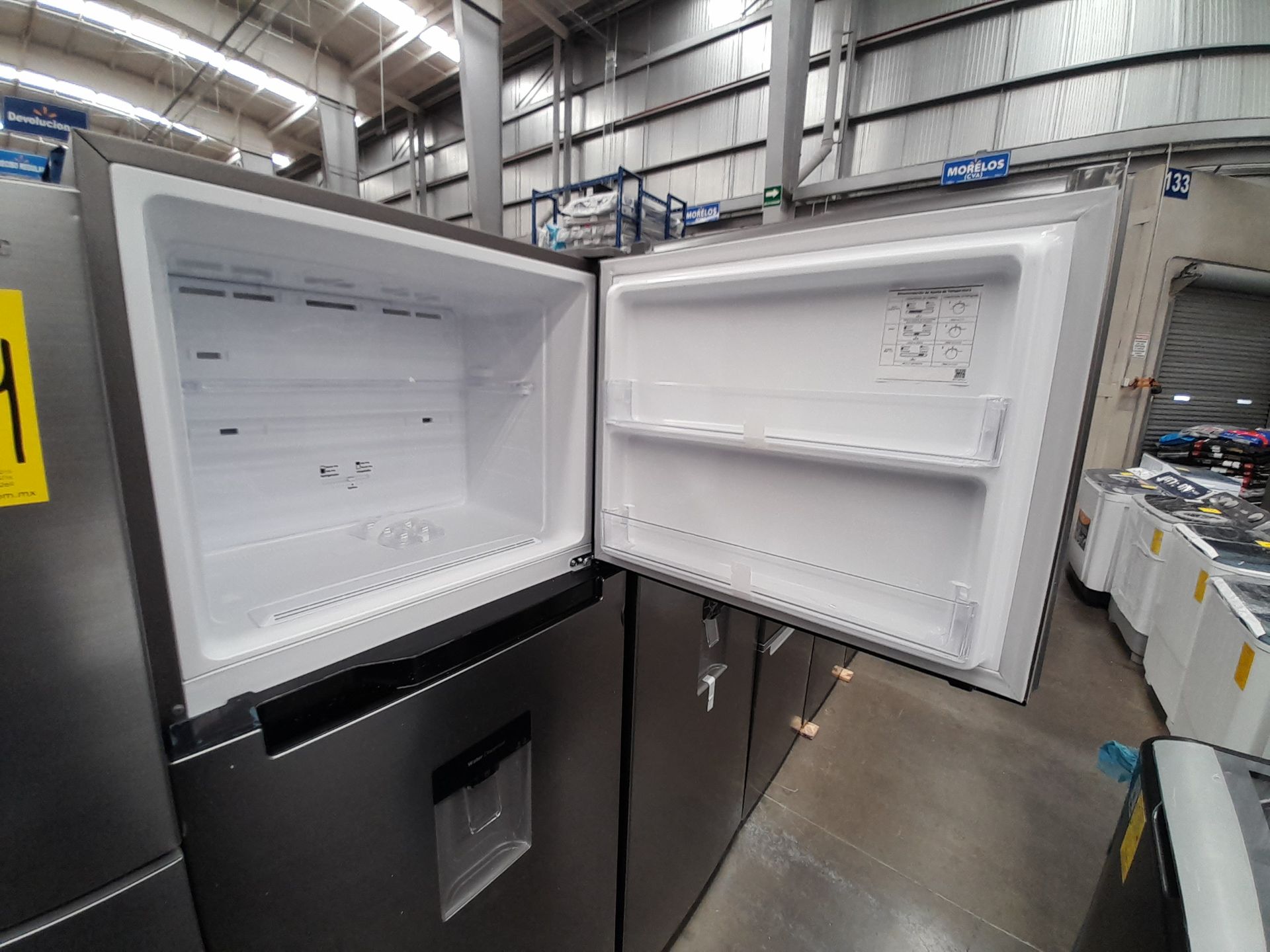 Lote de 1 refrigerador con dispensador de agua Marca SAMSUNG, Modelo RT38A571JS9, Serie 01682Z, - Image 4 of 5